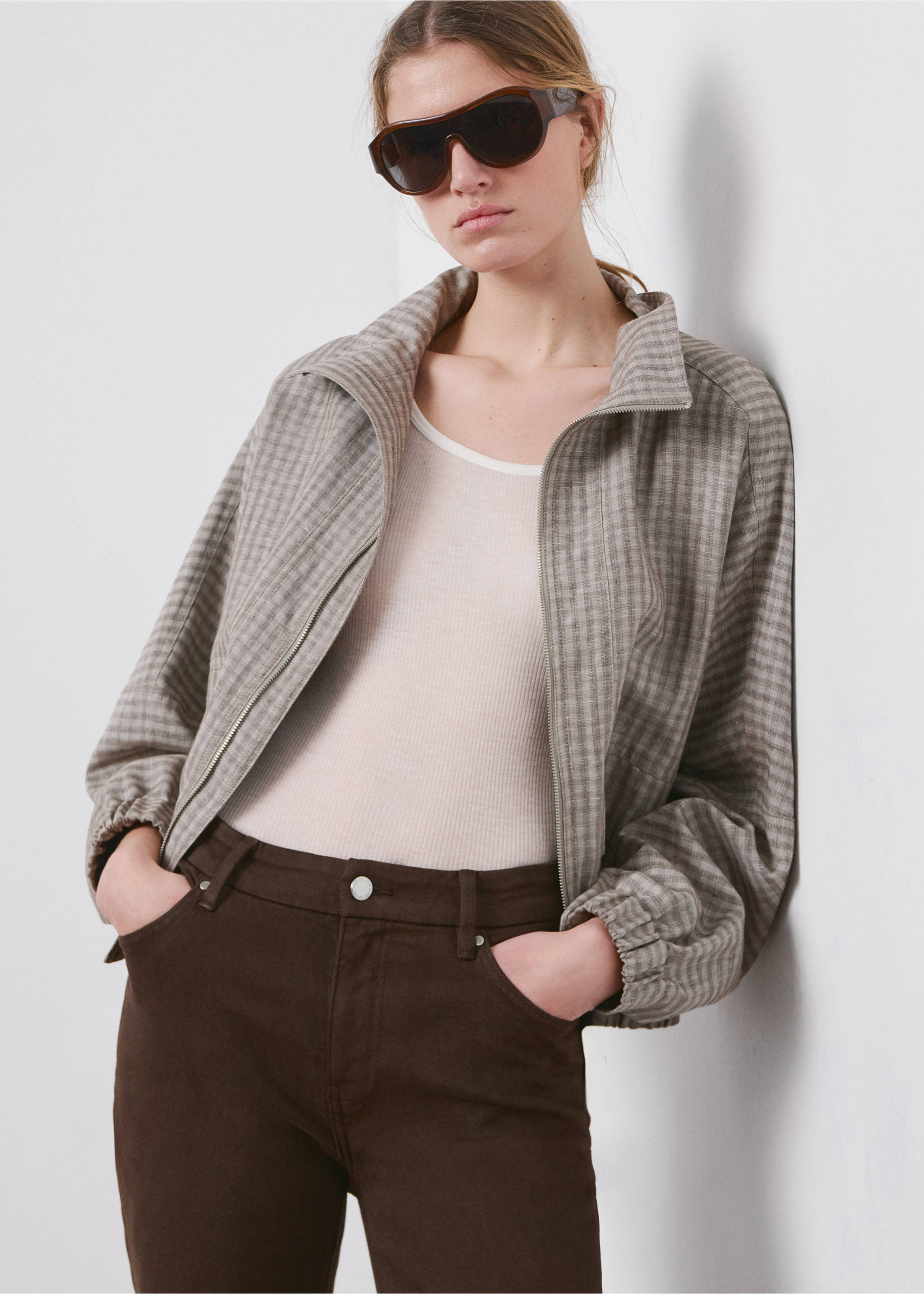 Violet flared high-rise jeans - Details of the article 1, Chocolate. Ref: 27033343-00.