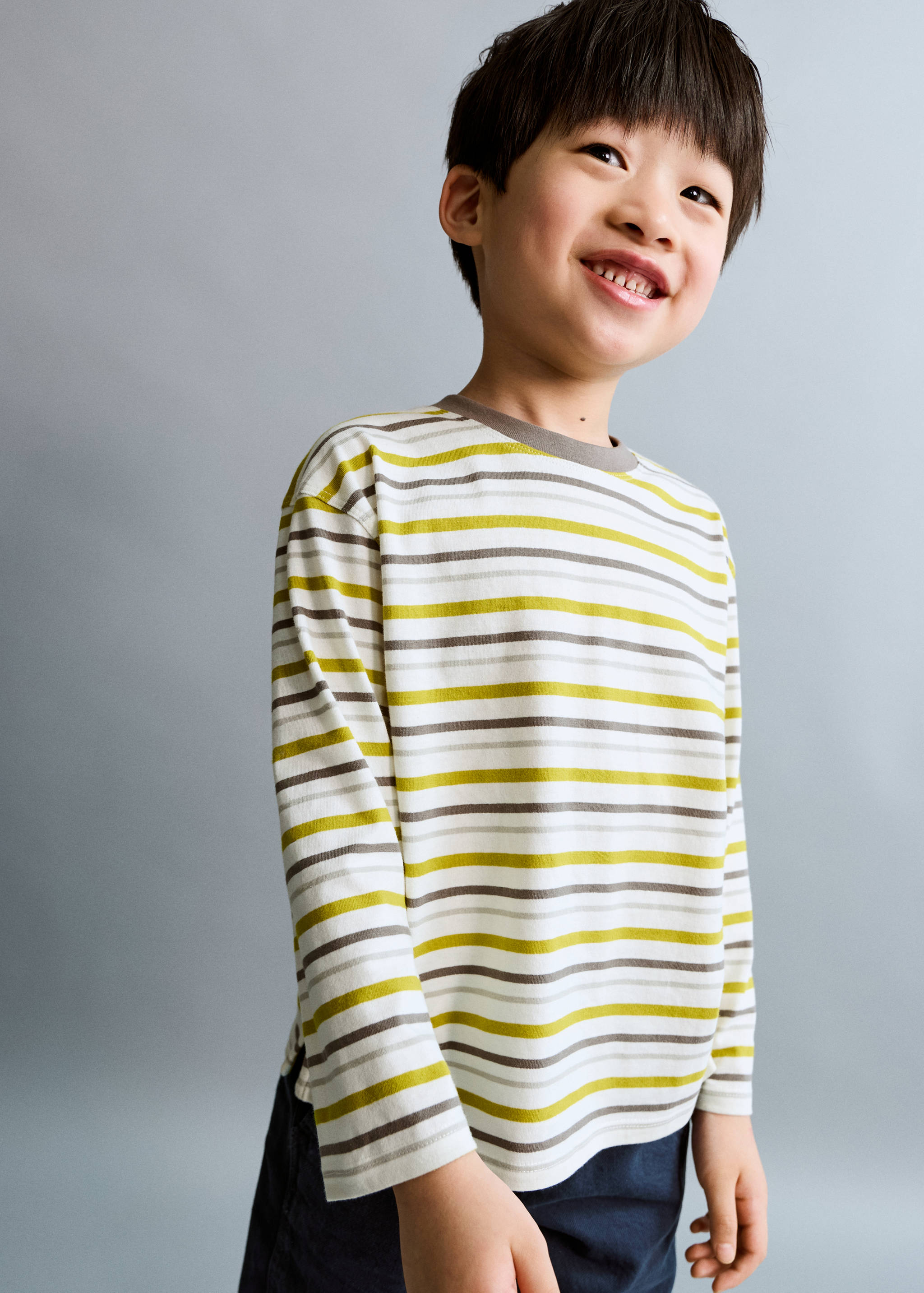 Camiseta combinada rayas - Plano medio