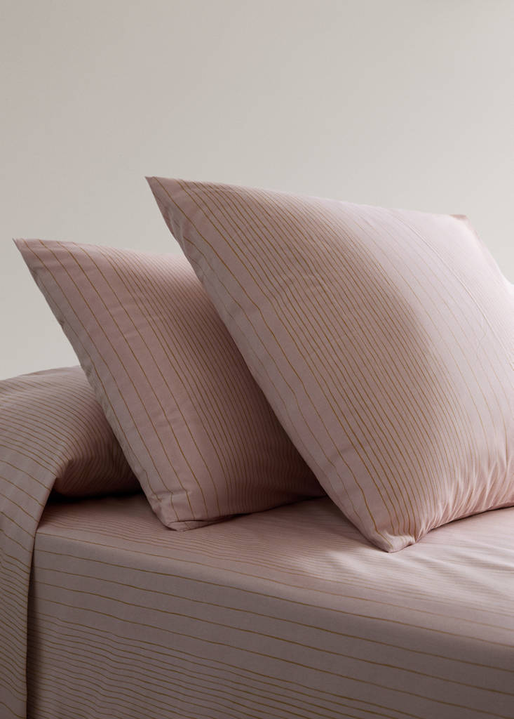 Two percale cotton pillowcases with watercolour stripes 60x60 cm — Pink