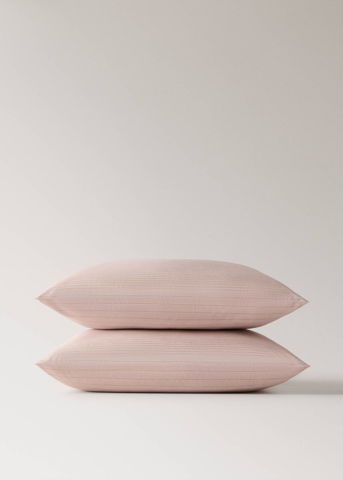 Two percale cotton pillowcases with watercolour stripes 60x60 cm — Pink