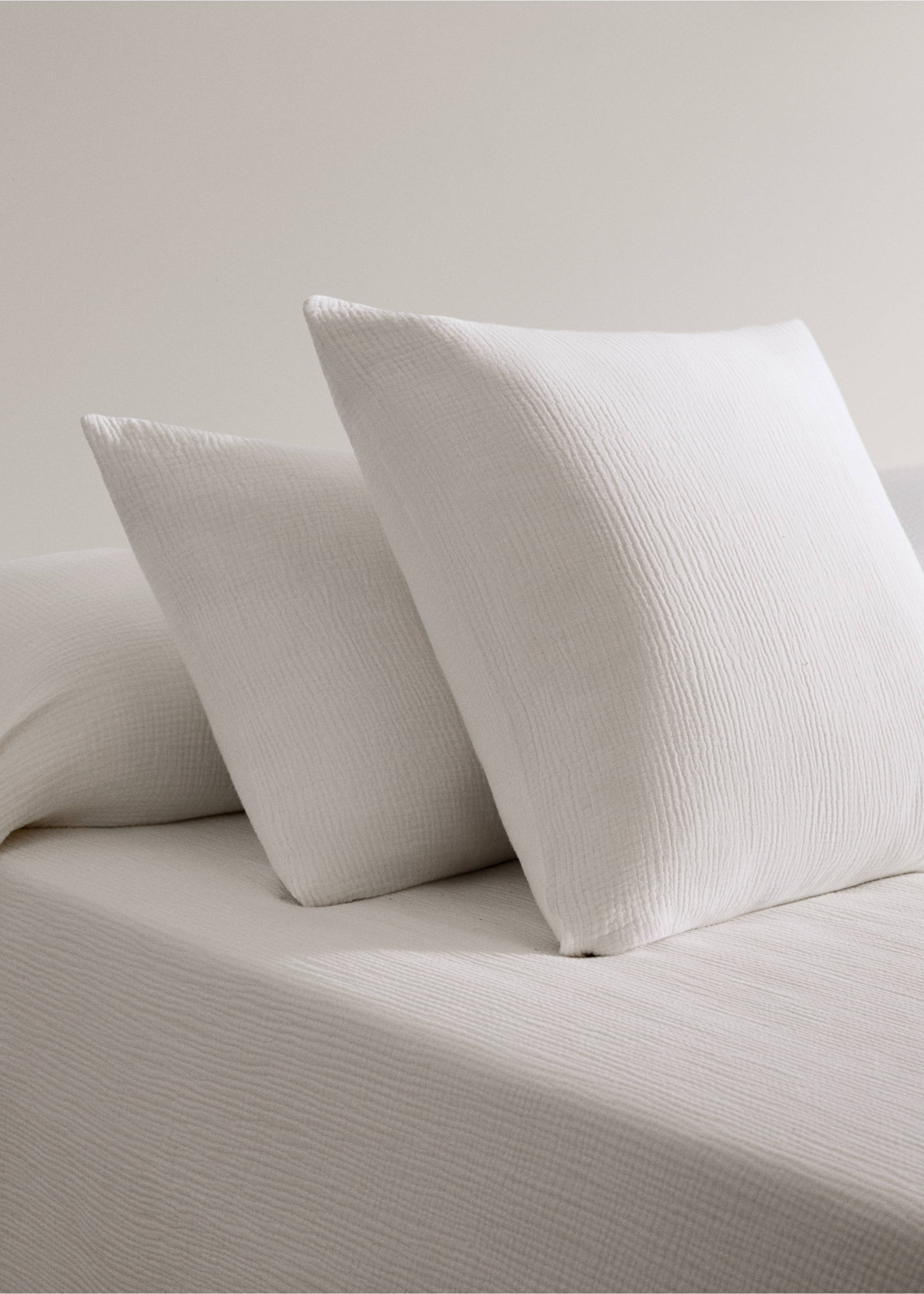 Two cotton chiffon pillowcases 60x60 cm - General plane, Off White. Ref: 27033735-00.
