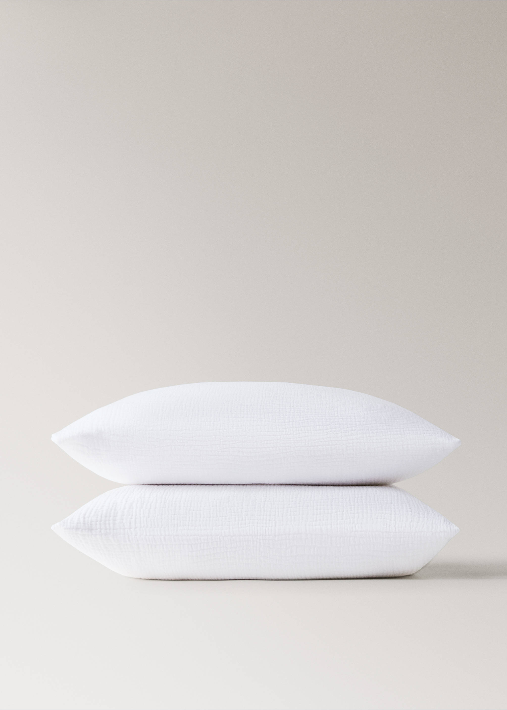 Two cotton chiffon pillowcases 60x60 cm - Details of the article 1, Off White. Ref: 27033735-00.