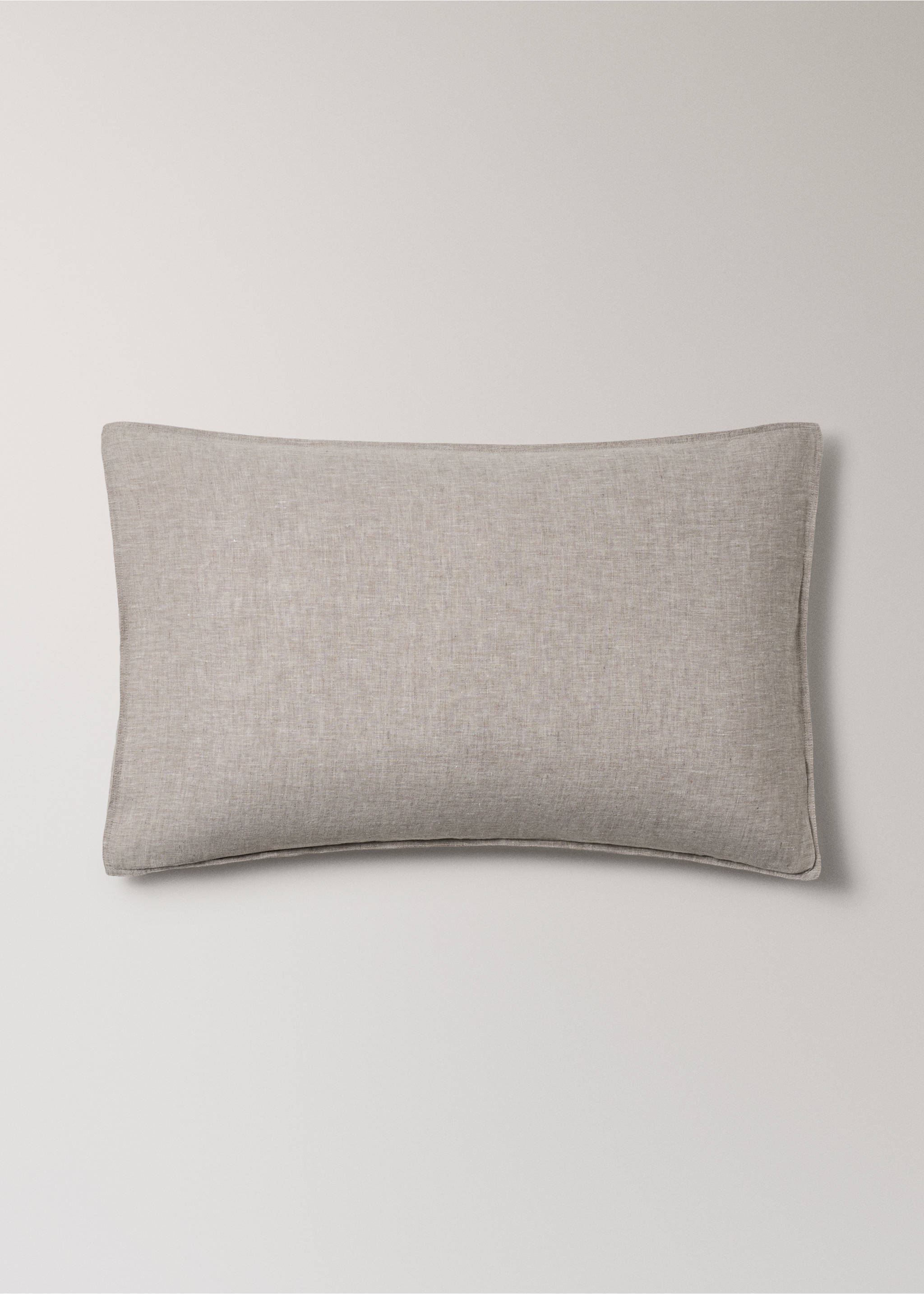 Linen yarn-dyed pillowcase 50x75 cm - Article without model, Tobacco Brown. Ref: 27033737-00.