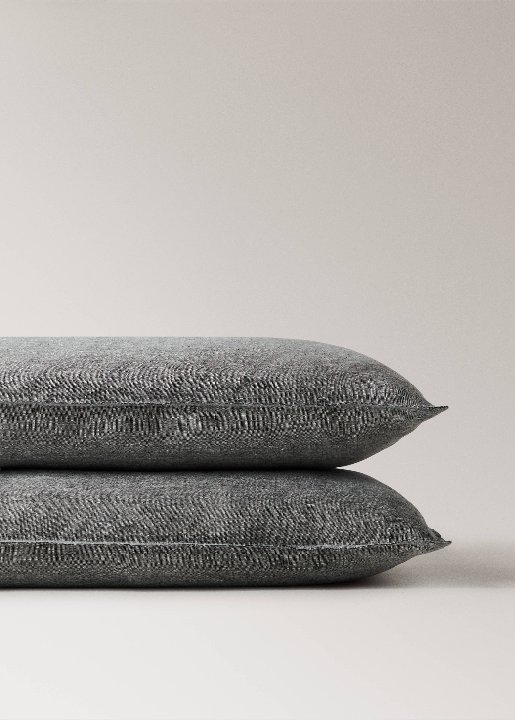 Poszewka na poduszkę z lnu z barwionej w przędzy 50x75 cm - Szczegóły artykułu 3, Ciemnoszary. Ref: 27033737-00.