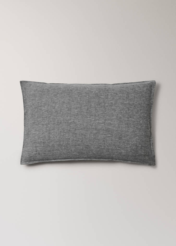 Linen yarn-dyed pillowcase 50x75 cm — Dark Heather Grey