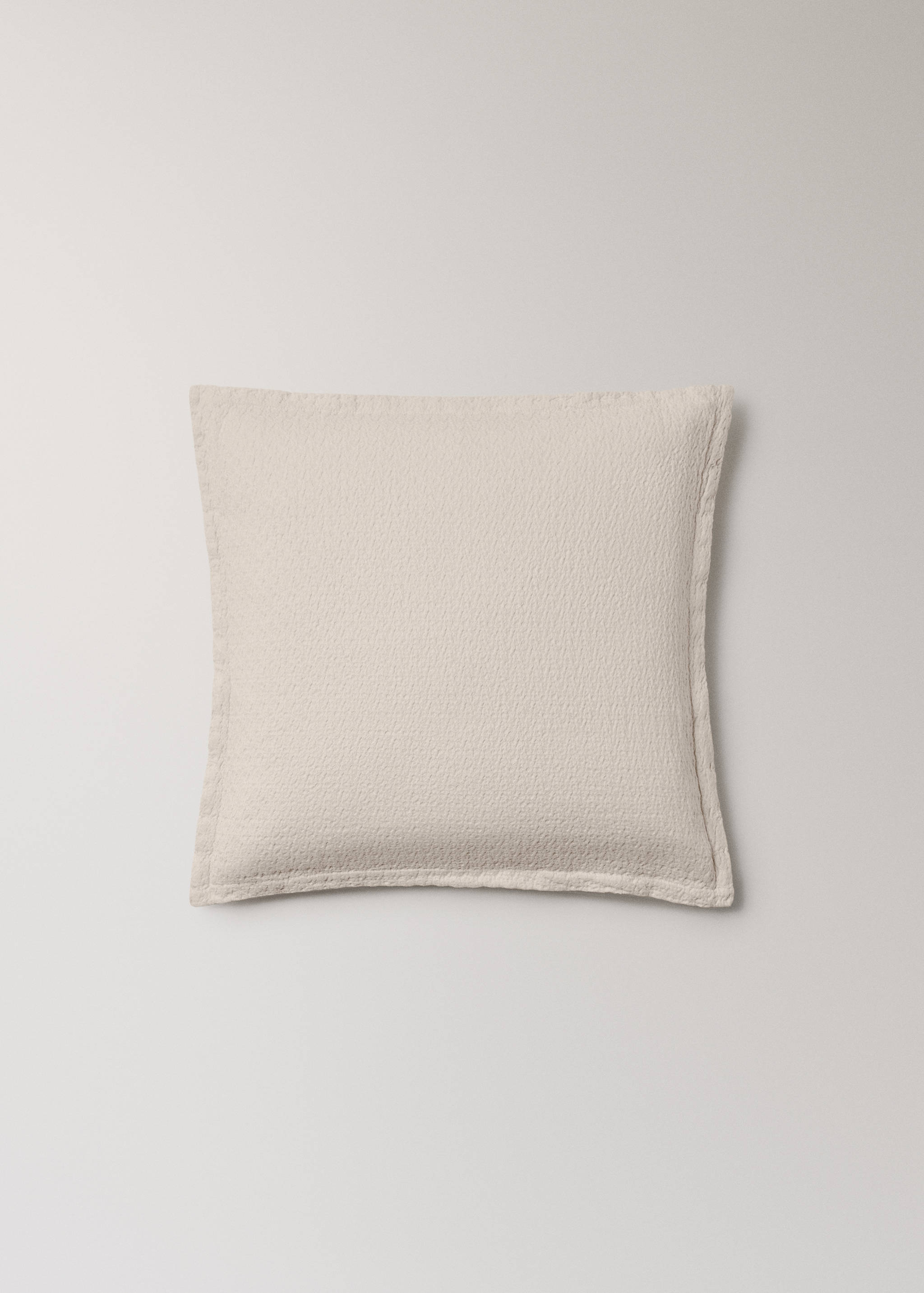 Cotton bed cushion cover with fine texture garment dye 50x50 cm - Article without model