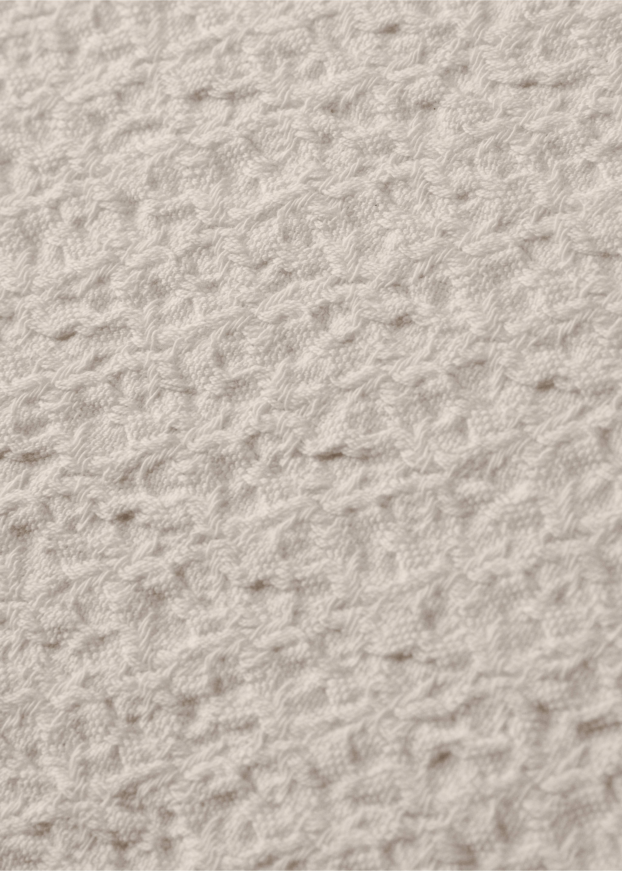 Cotton bed cushion cover with fine texture garment dye 50x50 cm - Details of the article 3, Vanilla. Ref: 27033743-00.