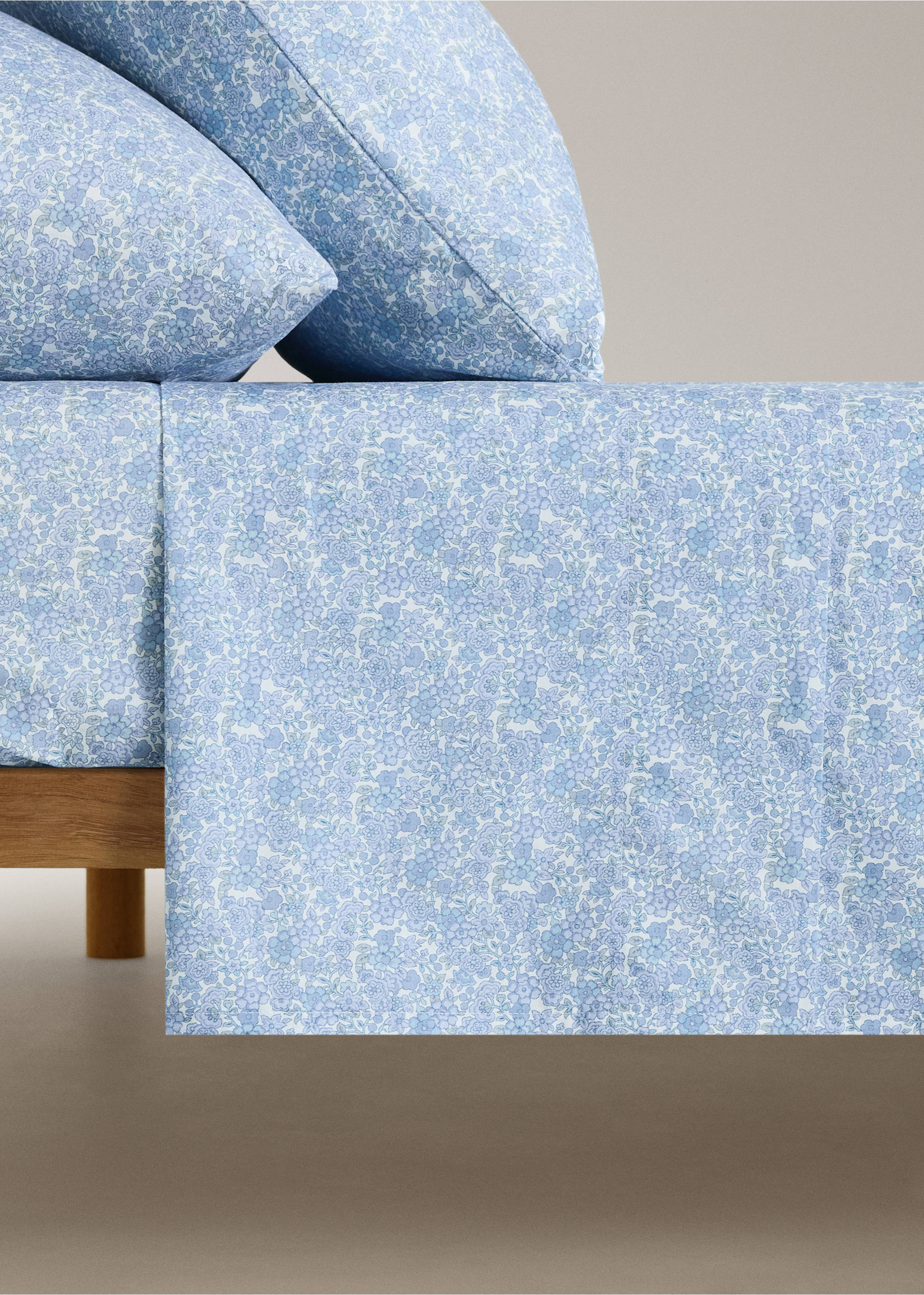 Drap plat percale de coton fleurs Lit 135/140 cm - Article sans modèle, Bleu. Ref: 27034060-00.