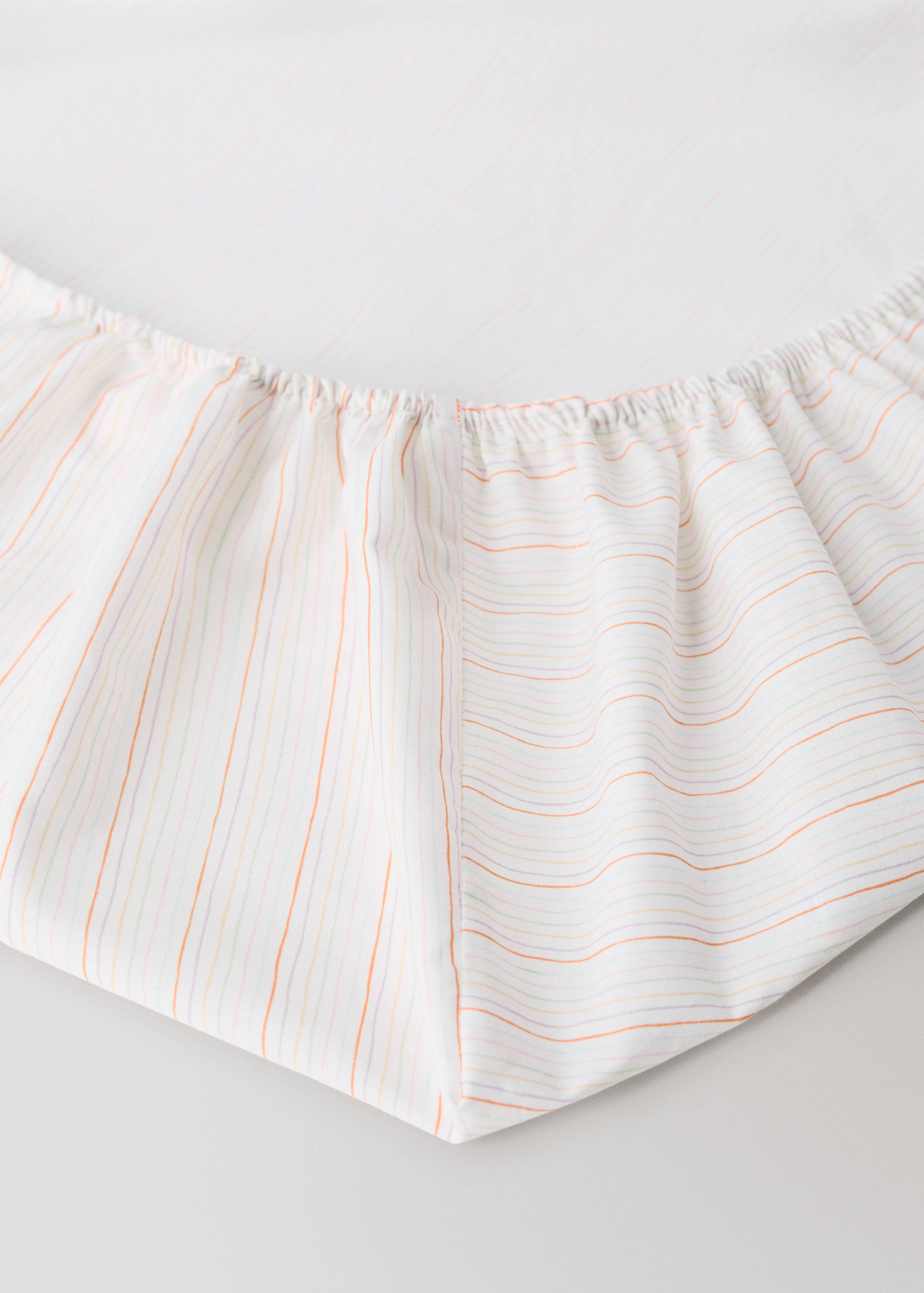 Cot bed fitted sheet in fine stripe percale cotton - Details of the article 1