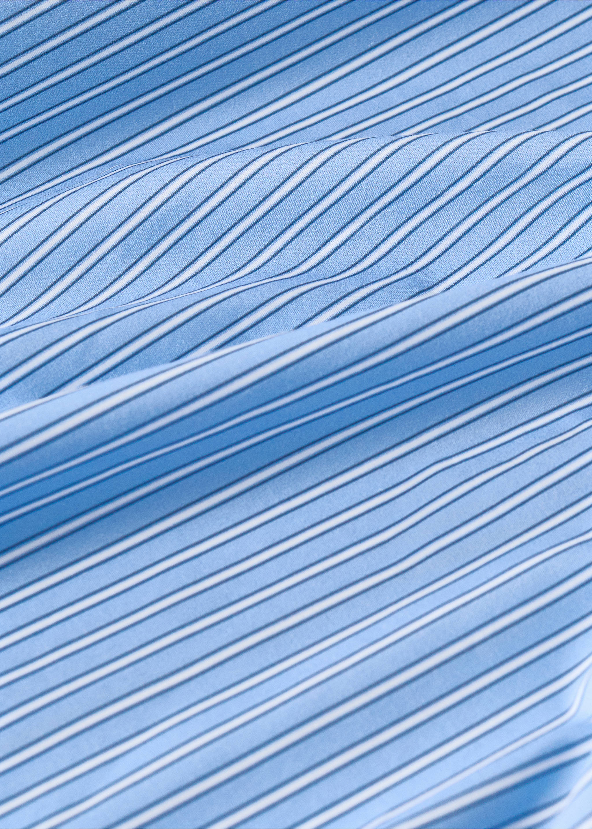 Spannbetttuch für Babybett aus Perkal mit Hemdstreifenmuster - Detail des Artikels 2, Blau. Ref: 27034073-00.