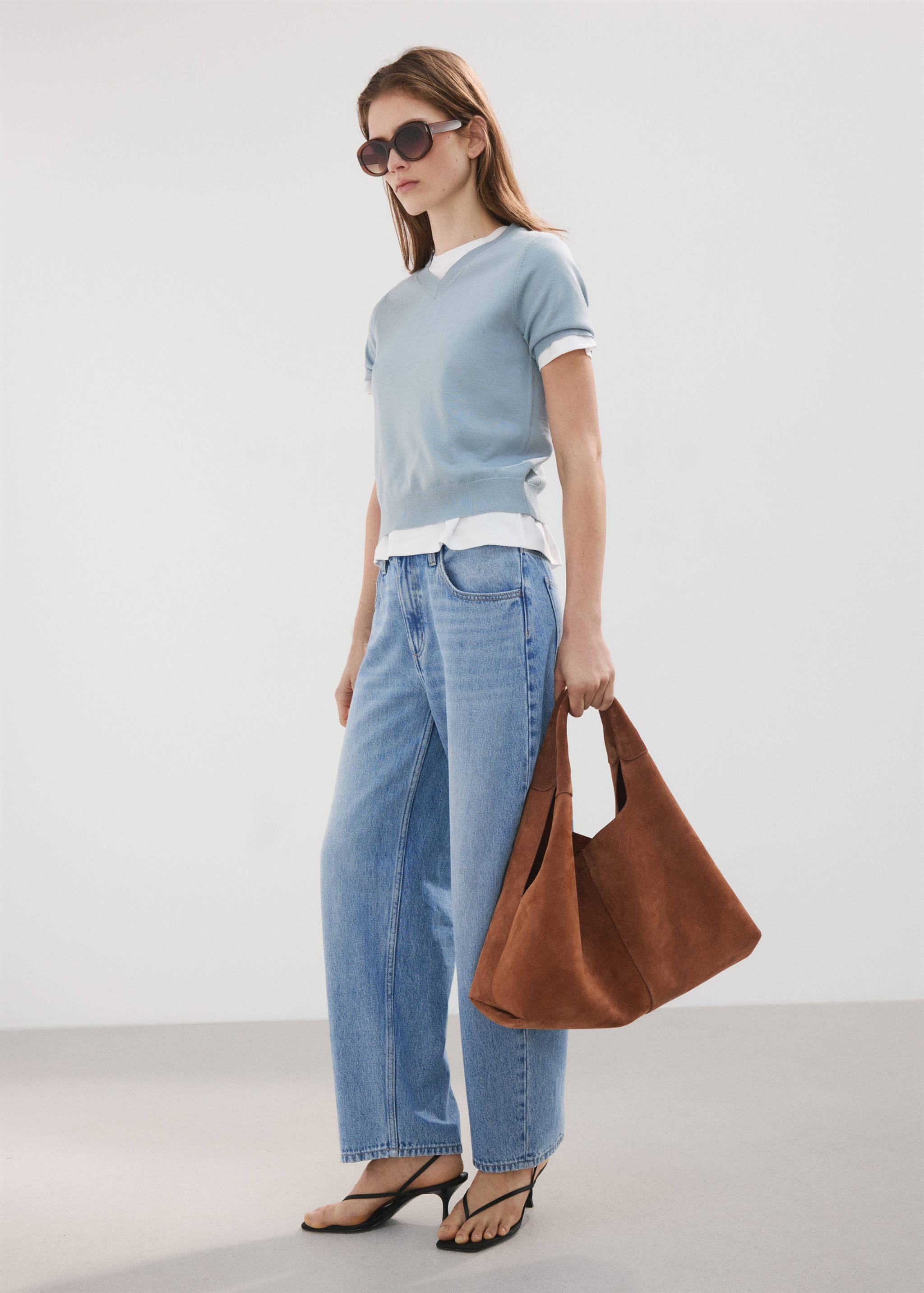 High-waisted barrel jeans - General plane