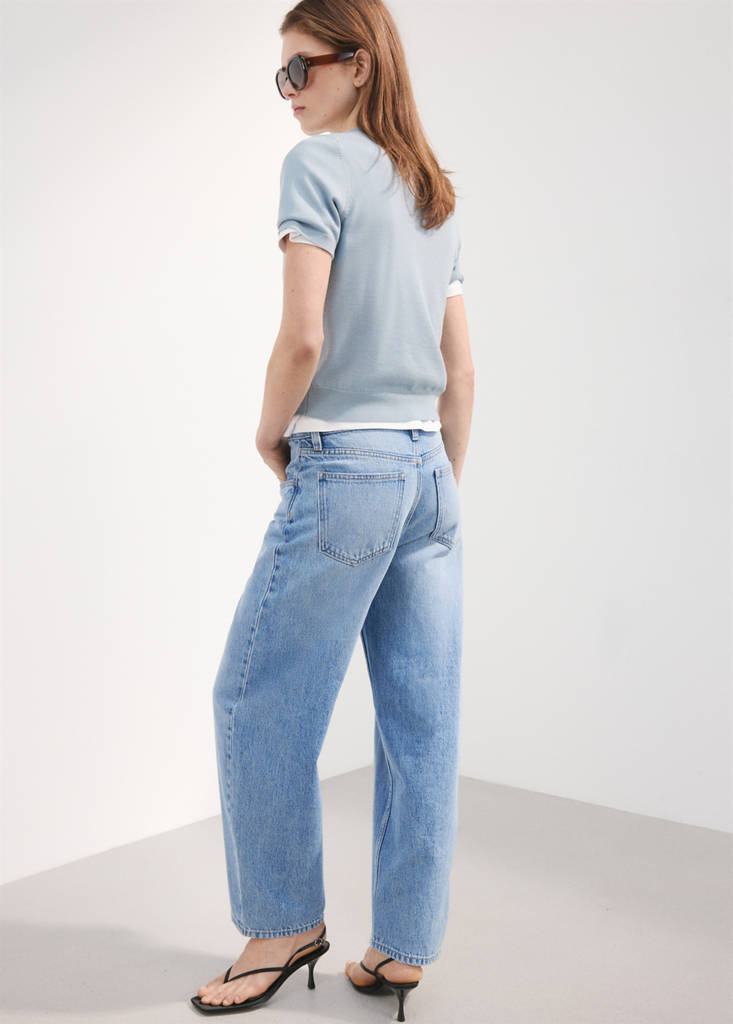 High-waisted barrel jeans — Medium Blue