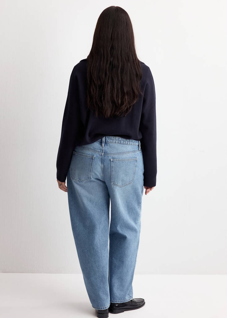 High-waisted barrel jeans — Medium Blue