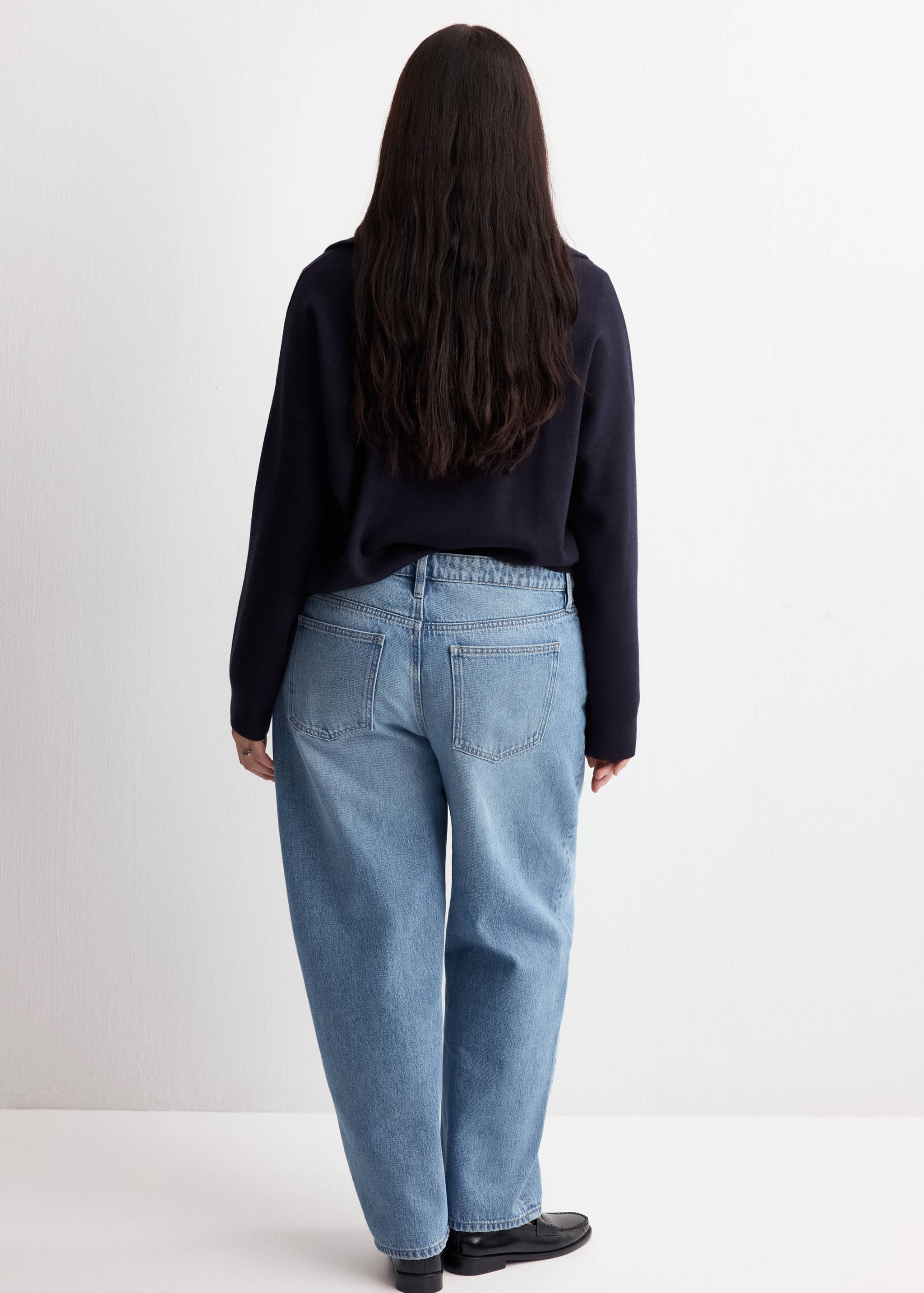 High-waisted barrel jeans - Details of the article 4