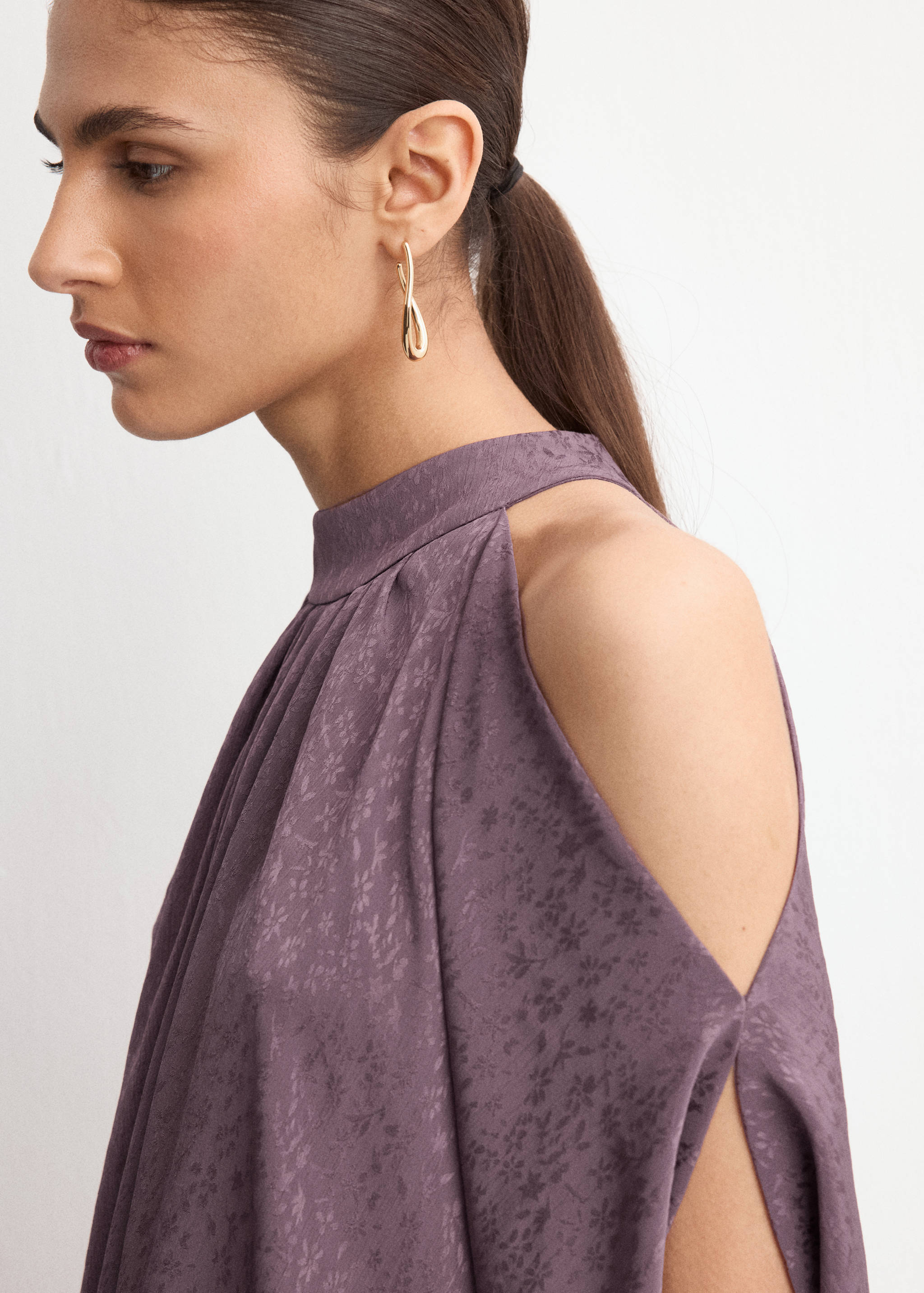 Off-shoulder top - Details of the article 1