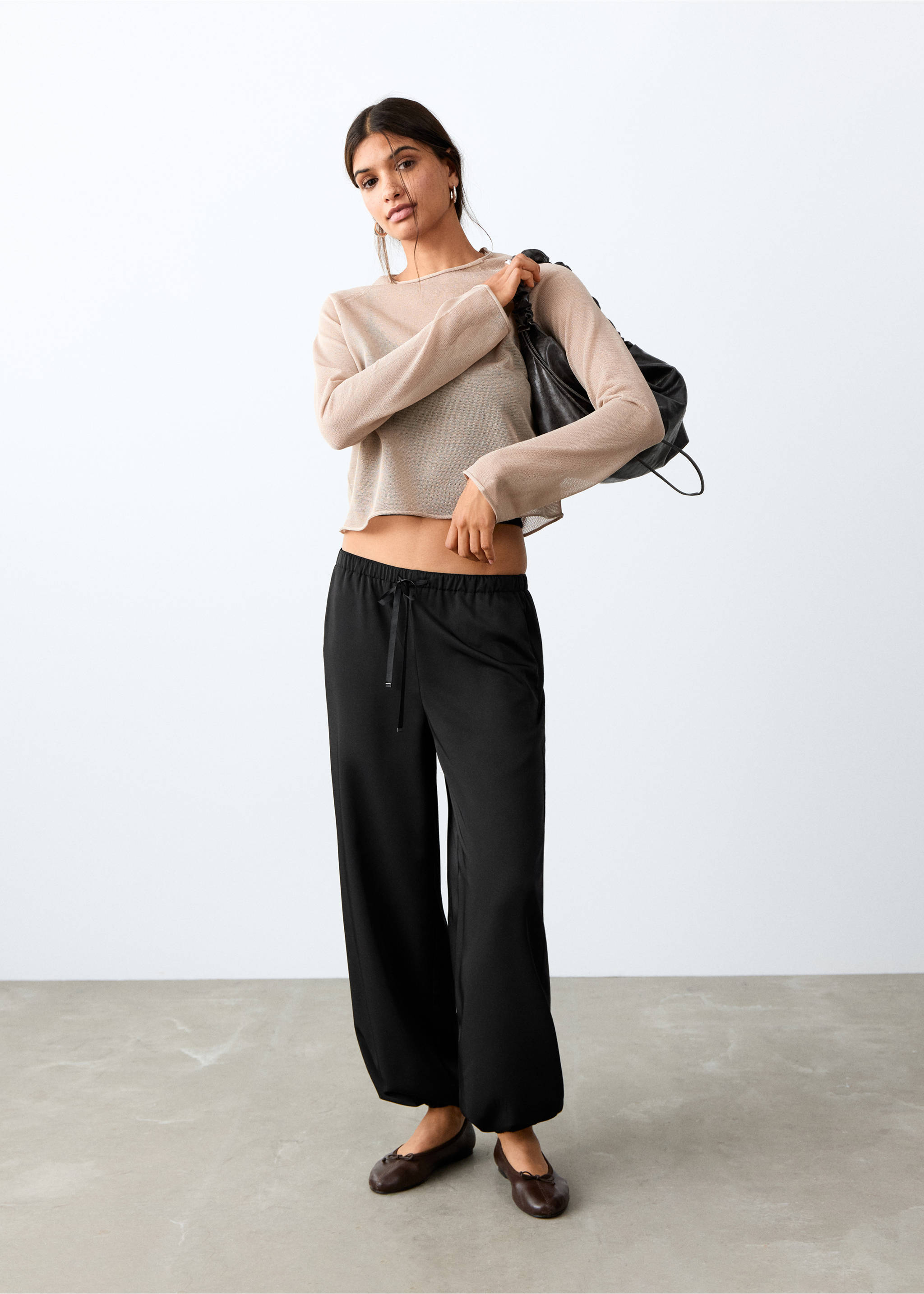 Сатиновые брюки-баллоны - Общий план, Черный. Ref: 27034079-00.