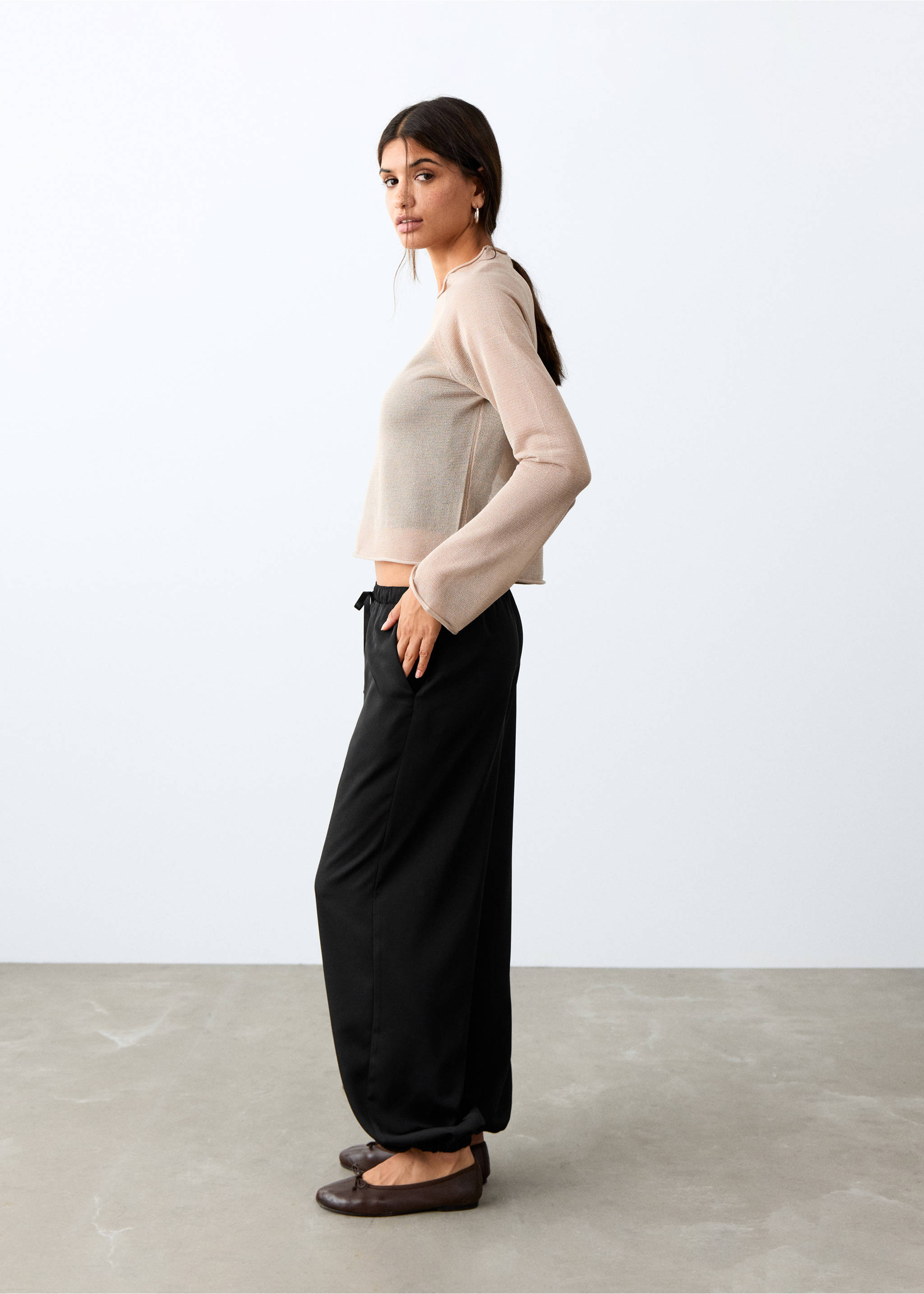 Сатиновые брюки-баллоны - Средний план, Черный. Ref: 27034079-00.