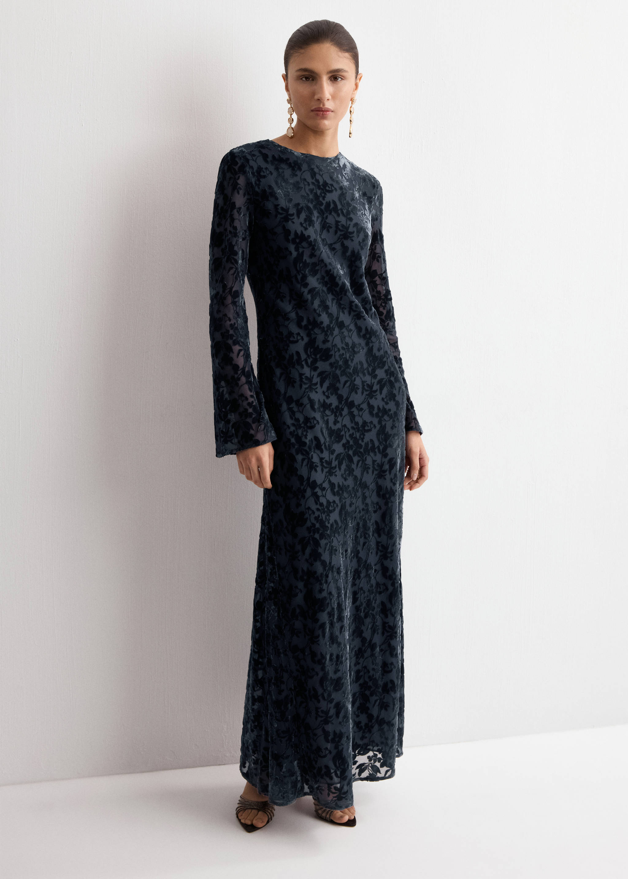 Devoré dress with bell sleeves - General plane
