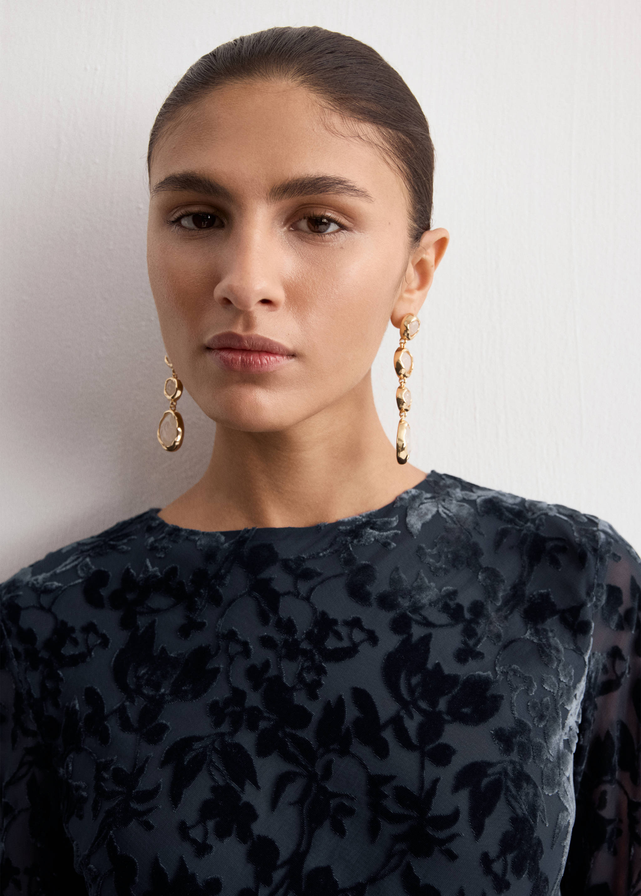 Devoré dress with bell sleeves - Details of the article 1