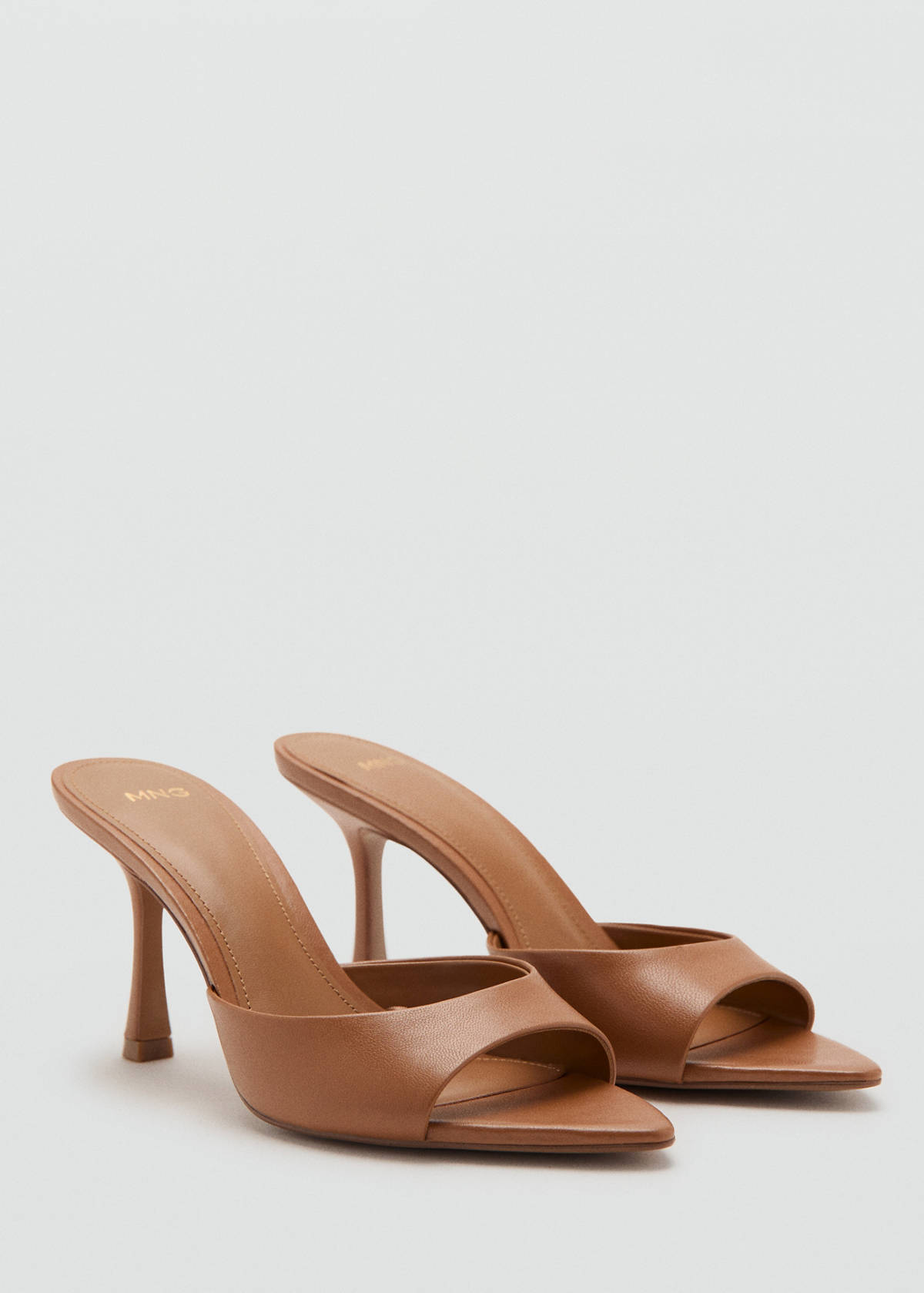 Pointed heel sandals — Leather