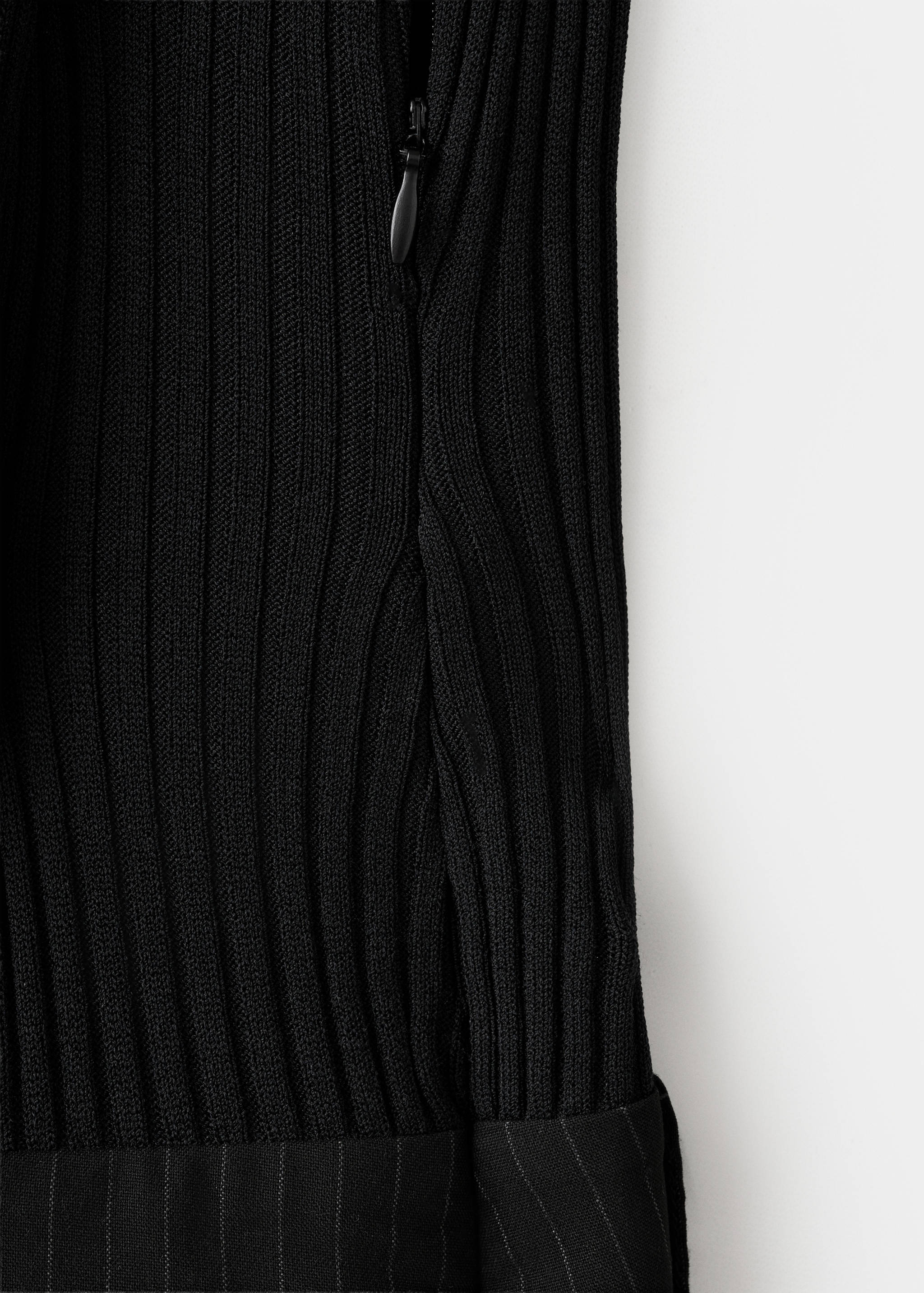 Combinaison bi-matière - Détail de l'article 8