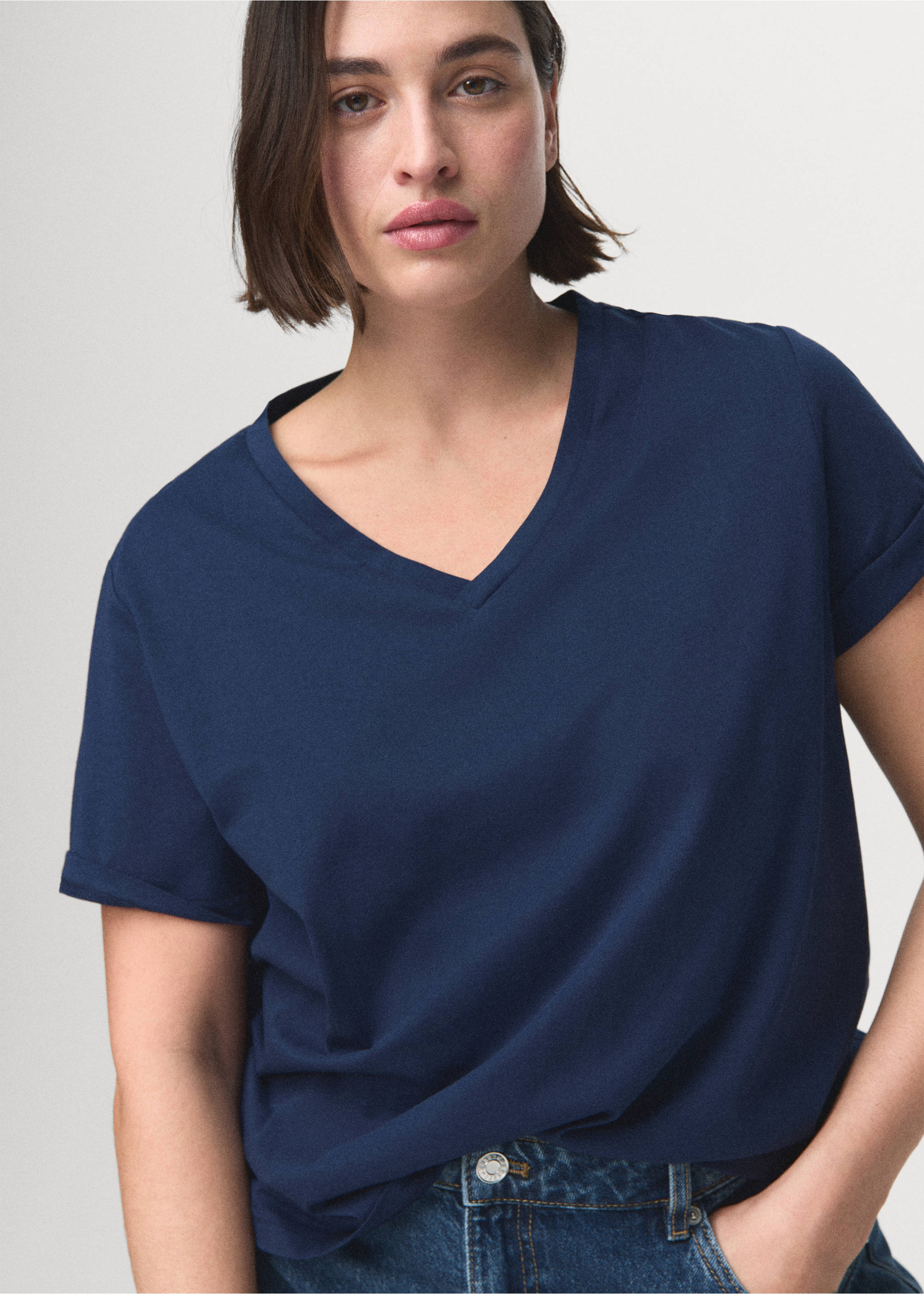 V-neck cotton T-shirt - Details of the article 4, Navy. Ref: 27034091-00.