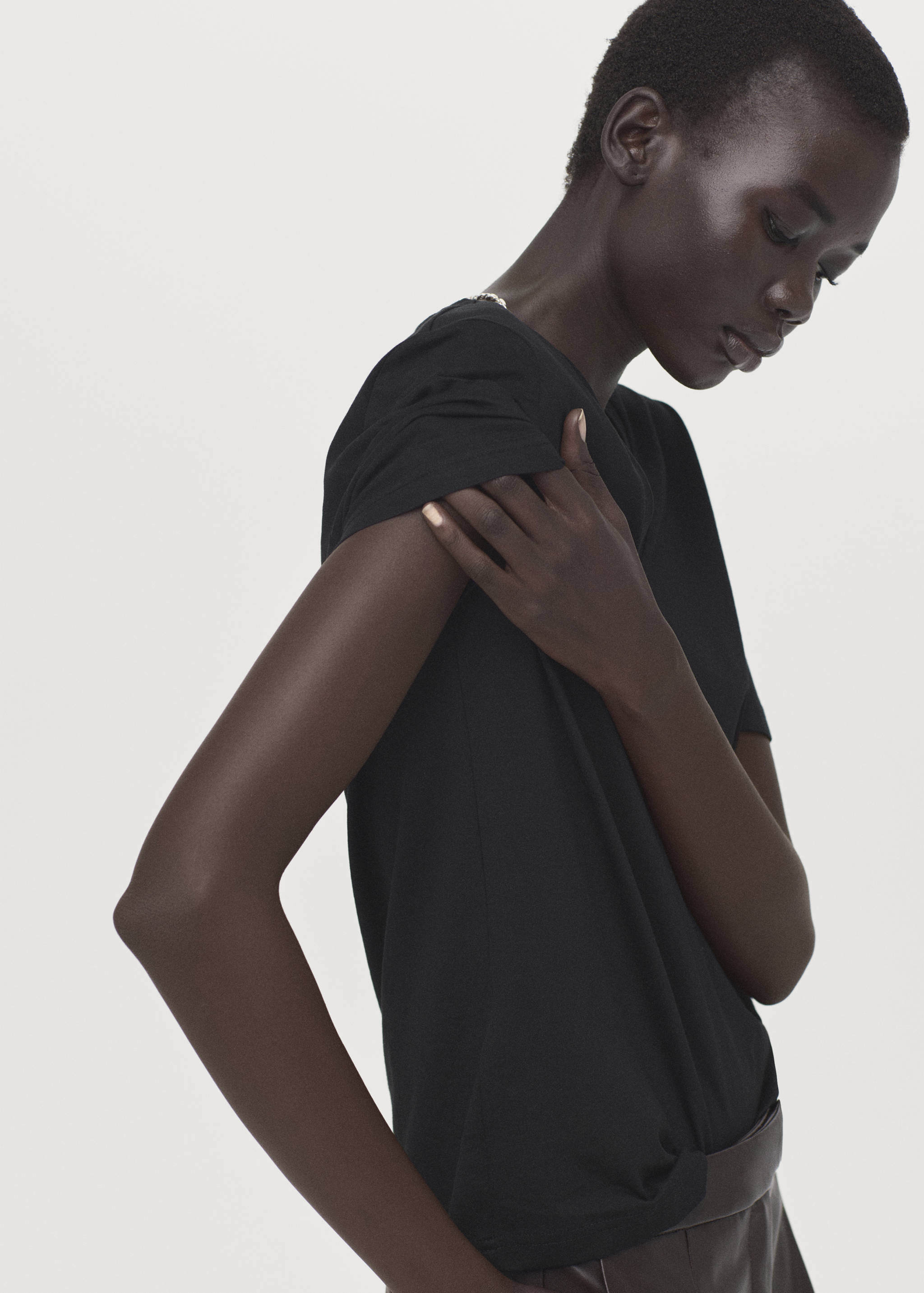 V-neck cotton T-shirt - Details of the article 1