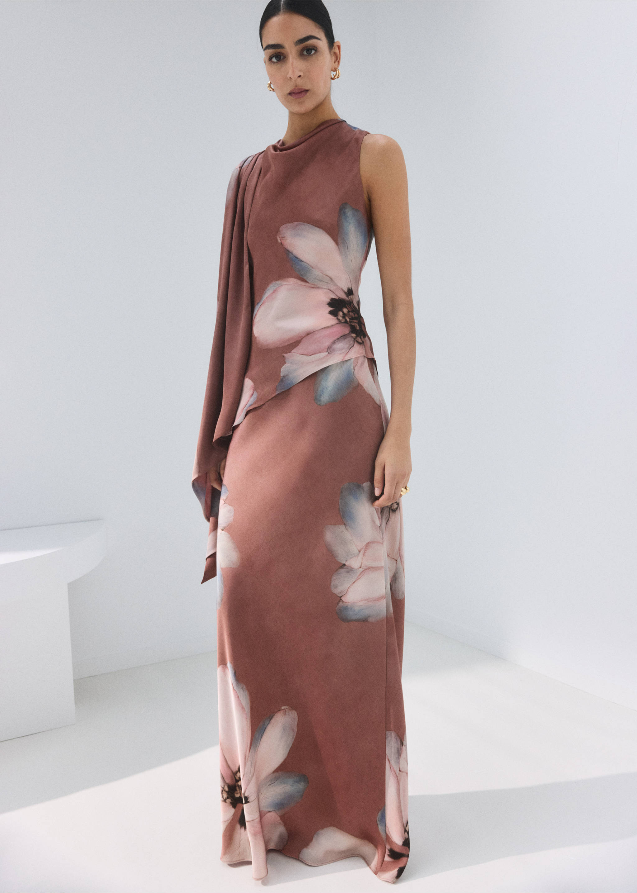 Blusa flores cuello fruncido - Plano general, Rosa pastel. Ref: 27034096-00.