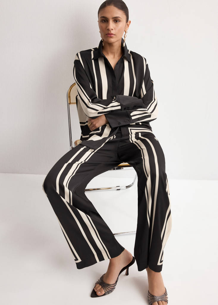 Satin printed trousers — Black