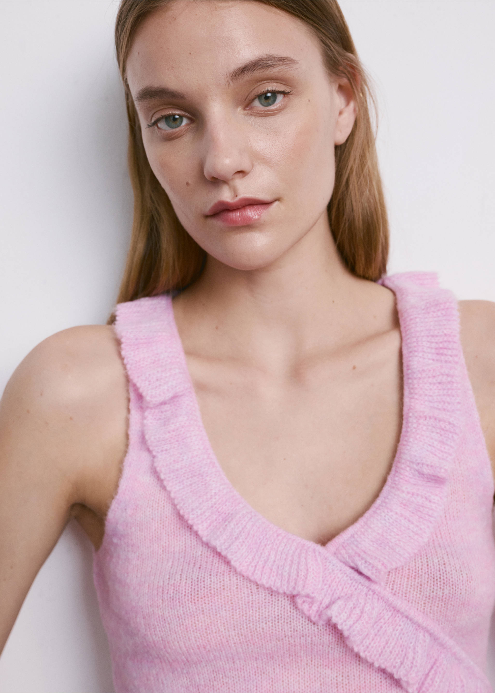 Ruffle knit top - Details of the article 1, Pink. Ref: 27034098-00.
