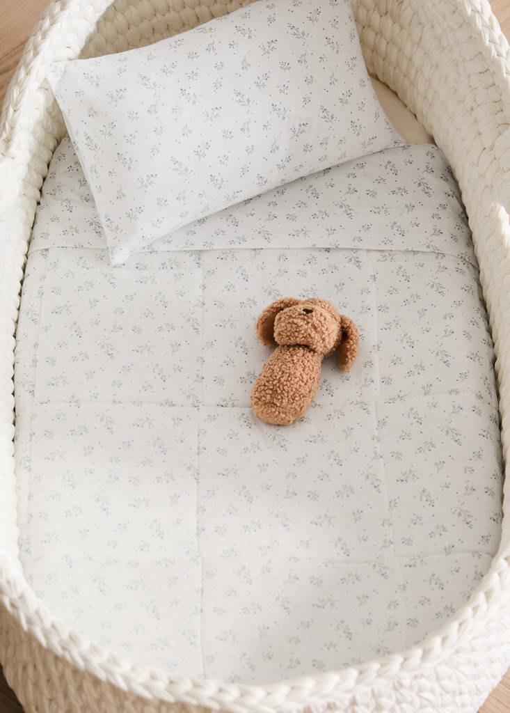 Mini-Babybett-Baumwolldecke mit Blumenmuster — Weiß