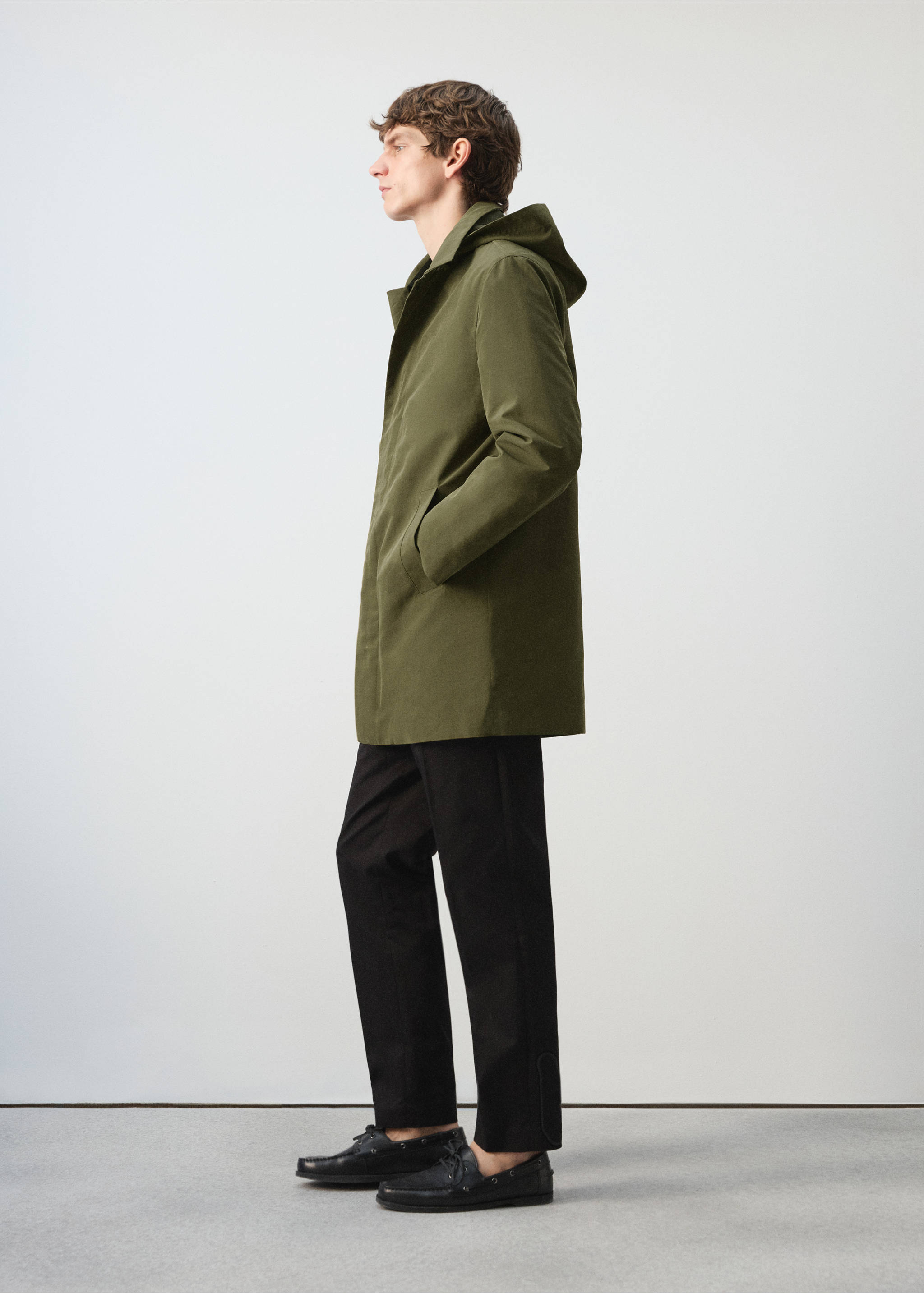 Water-repellent parka with removable hood - Details of the article 2, Olive Green. Ref: 27034409-00.