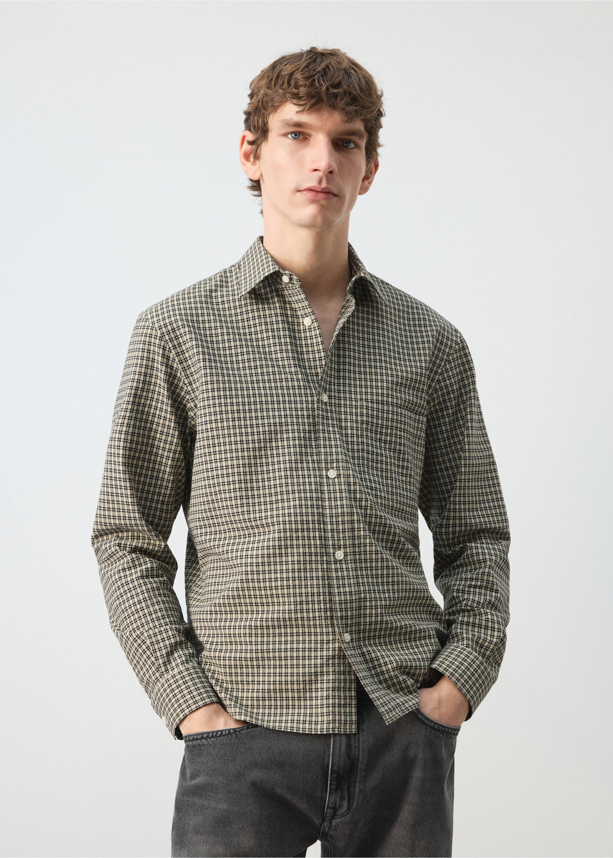 Хлопковая рубашка regular fit в клетку - Средний план, Бежевый. Ref: 27034425-00.