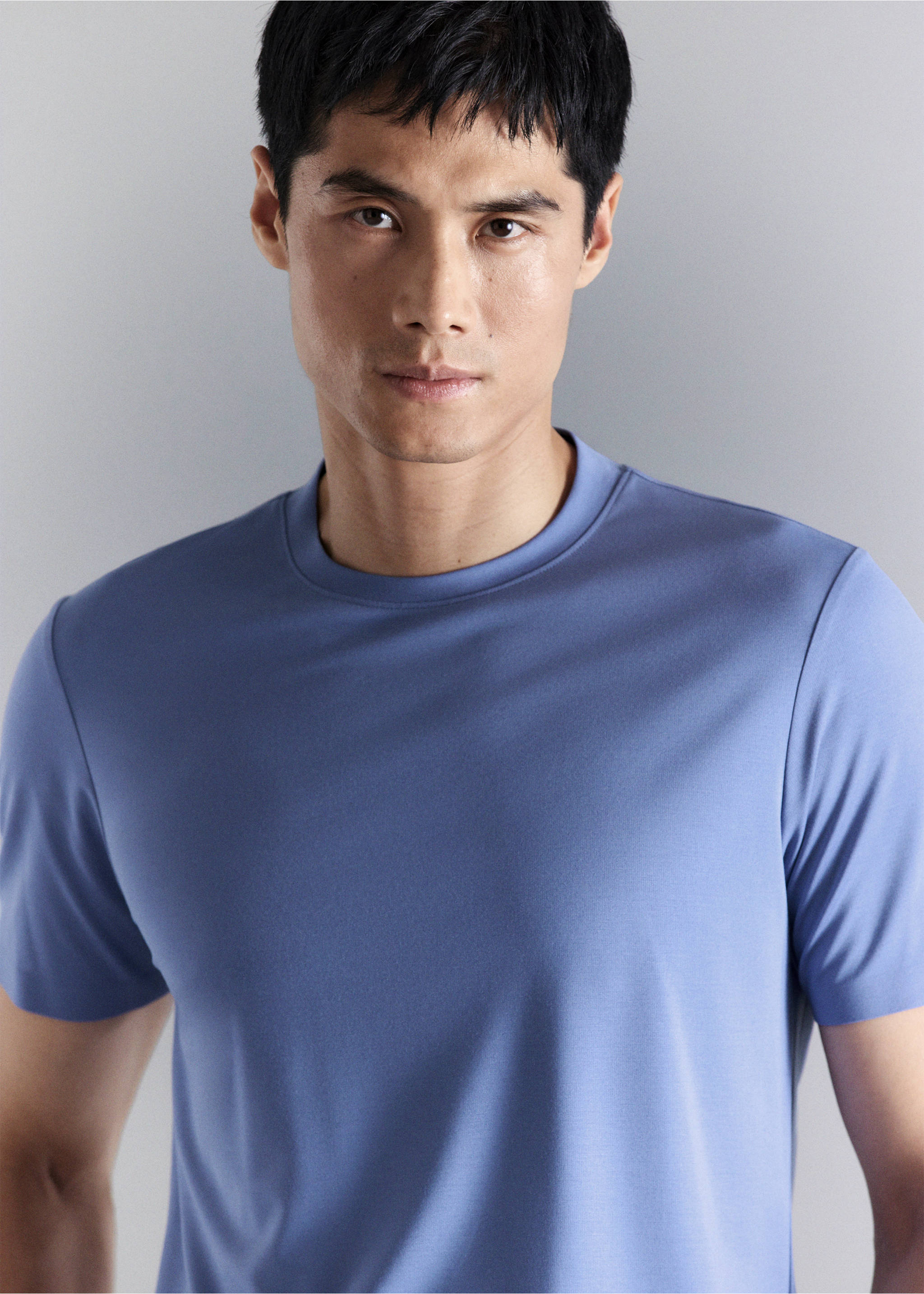 Camiseta slim fit comfort stretch Coolmax ® - Detalle del artículo 1, Azul porcelana. Ref: 27034426-00.