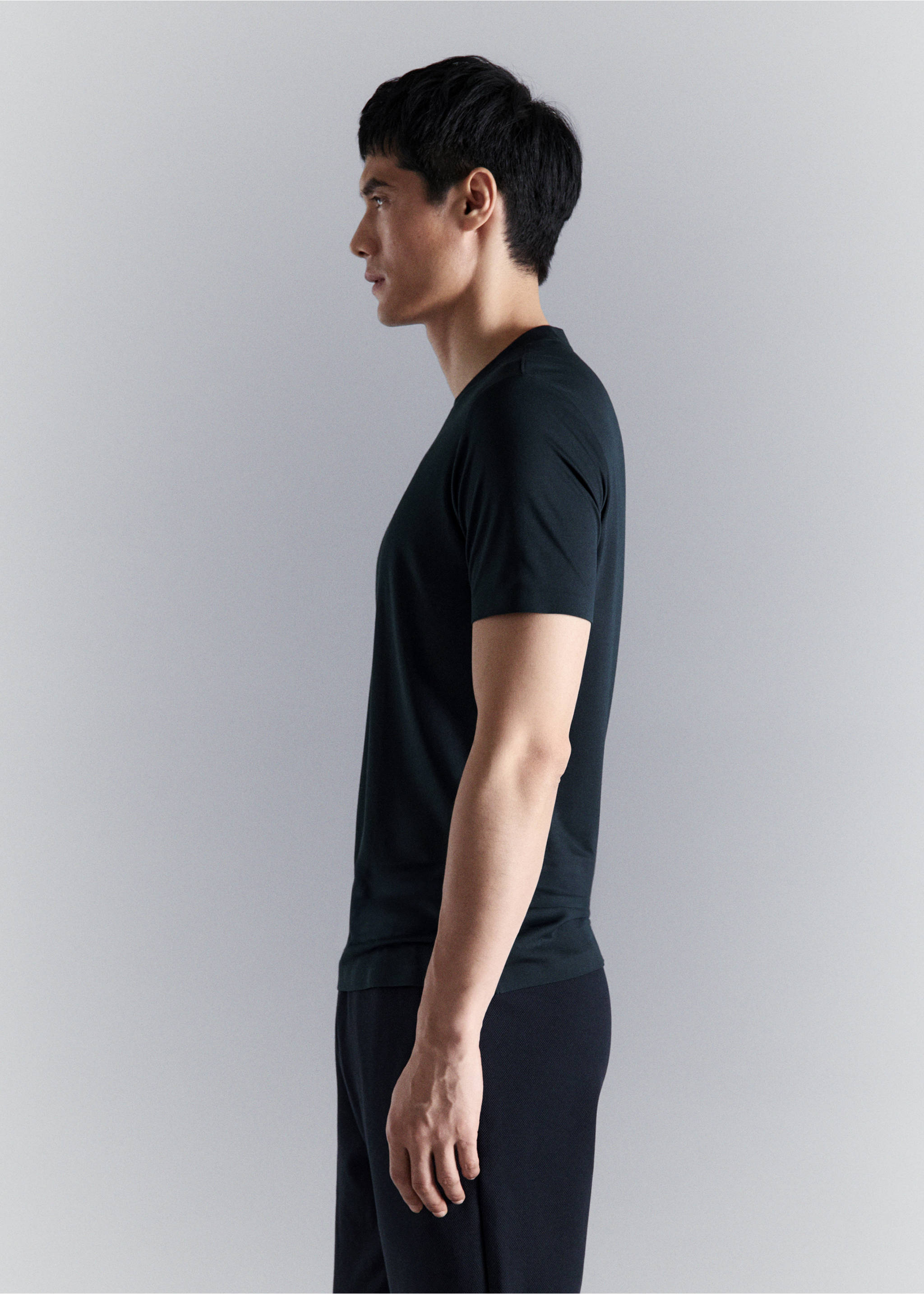 Camiseta slim fit comfort stretch Coolmax ® - Detalle del artículo 2, Azul marino. Ref: 27034426-00.