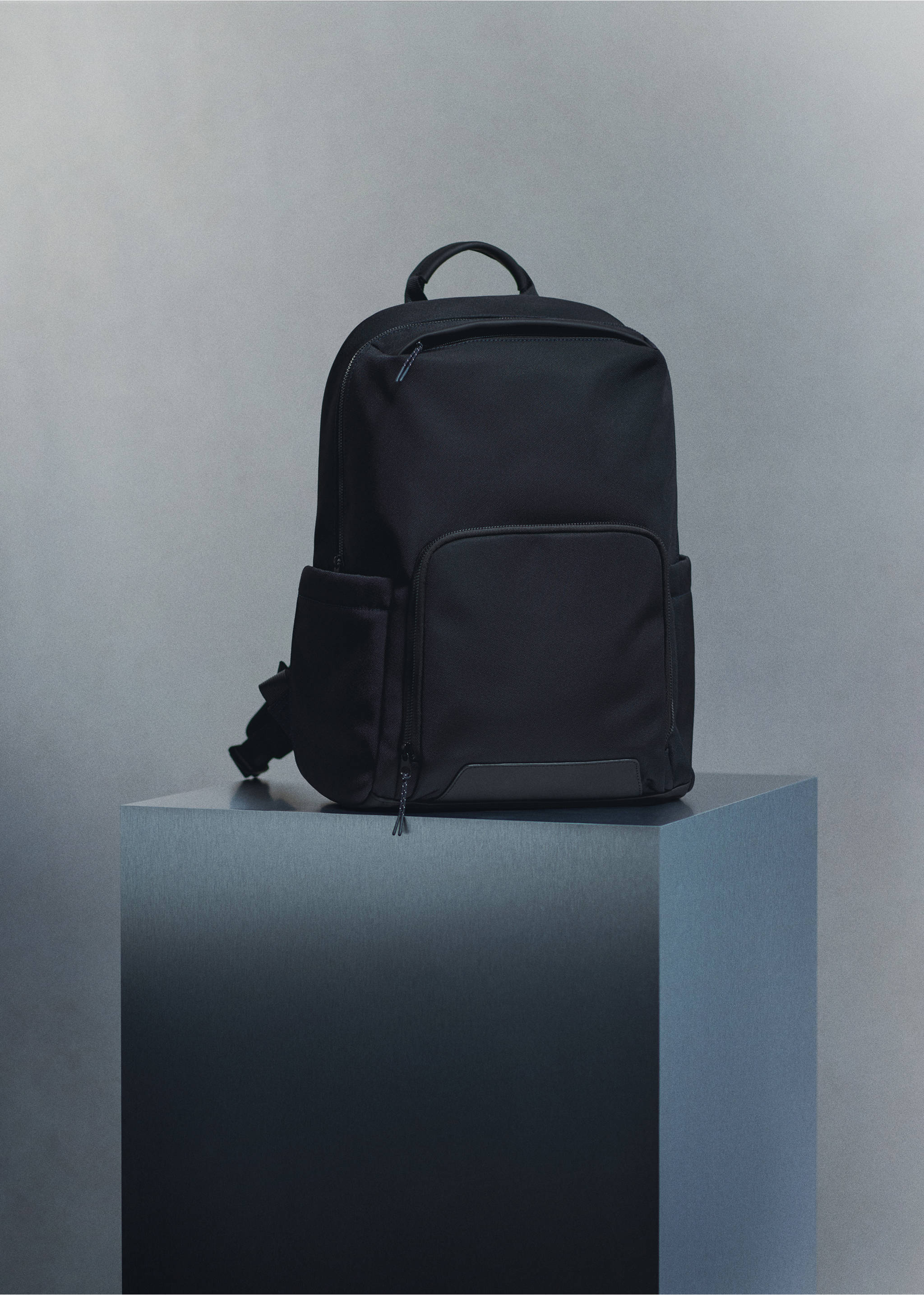 Многофункциональный водоотталкивающий рюкзак с карманами - Деталь изделия 9, Глубокий темно-синий. Ref: 27034430-00.