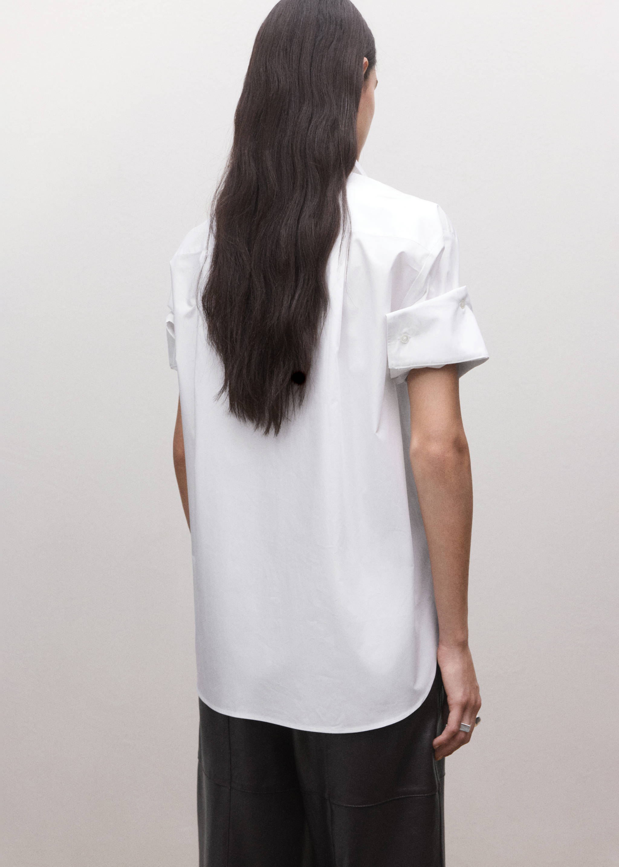 Рубашка с рукавами три четверти на пуговицах - Обратная сторона изделия