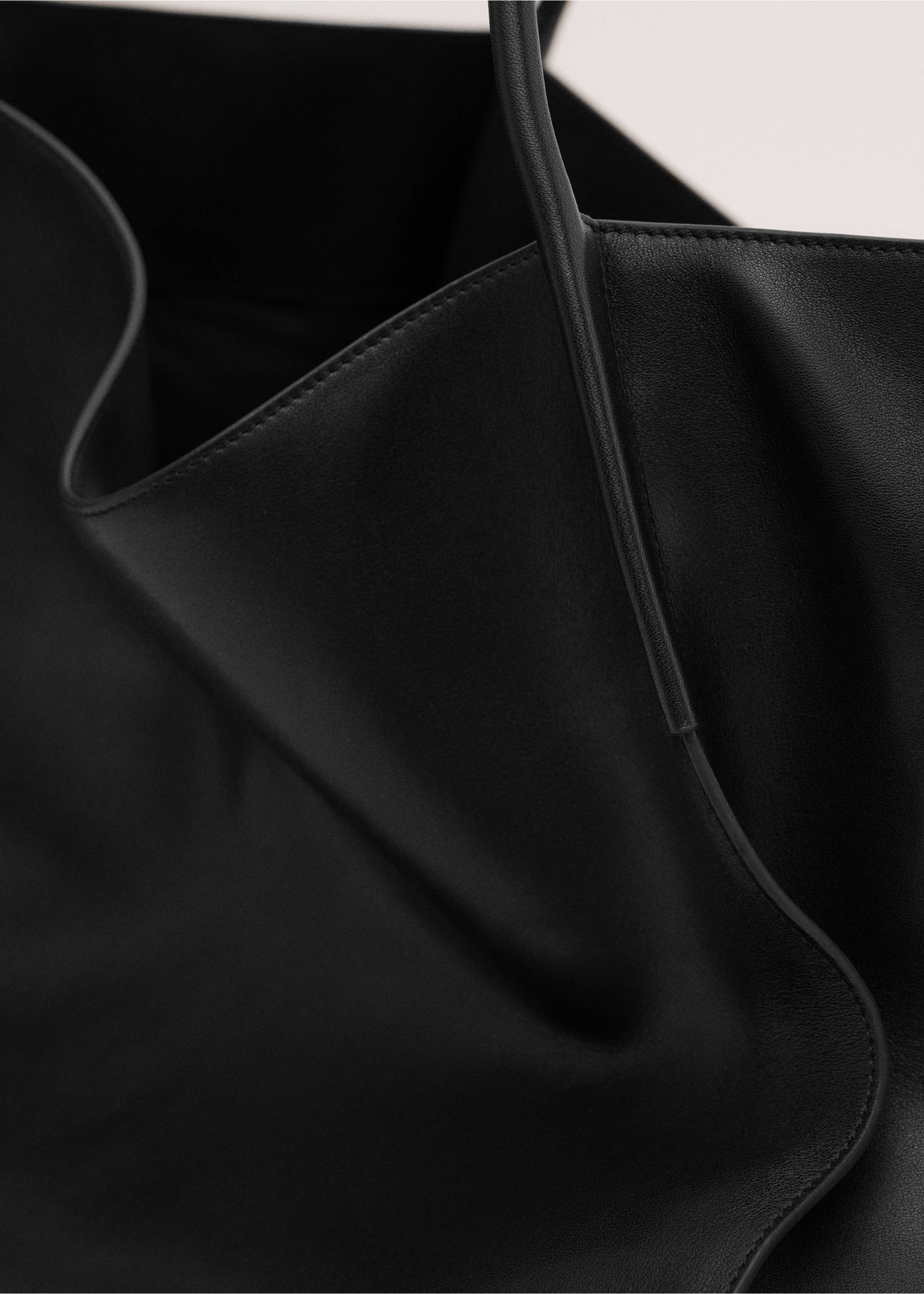 Maxi sac cabas en cuir - Détail de l'article 4, Noir. Ref: 27034450-00.