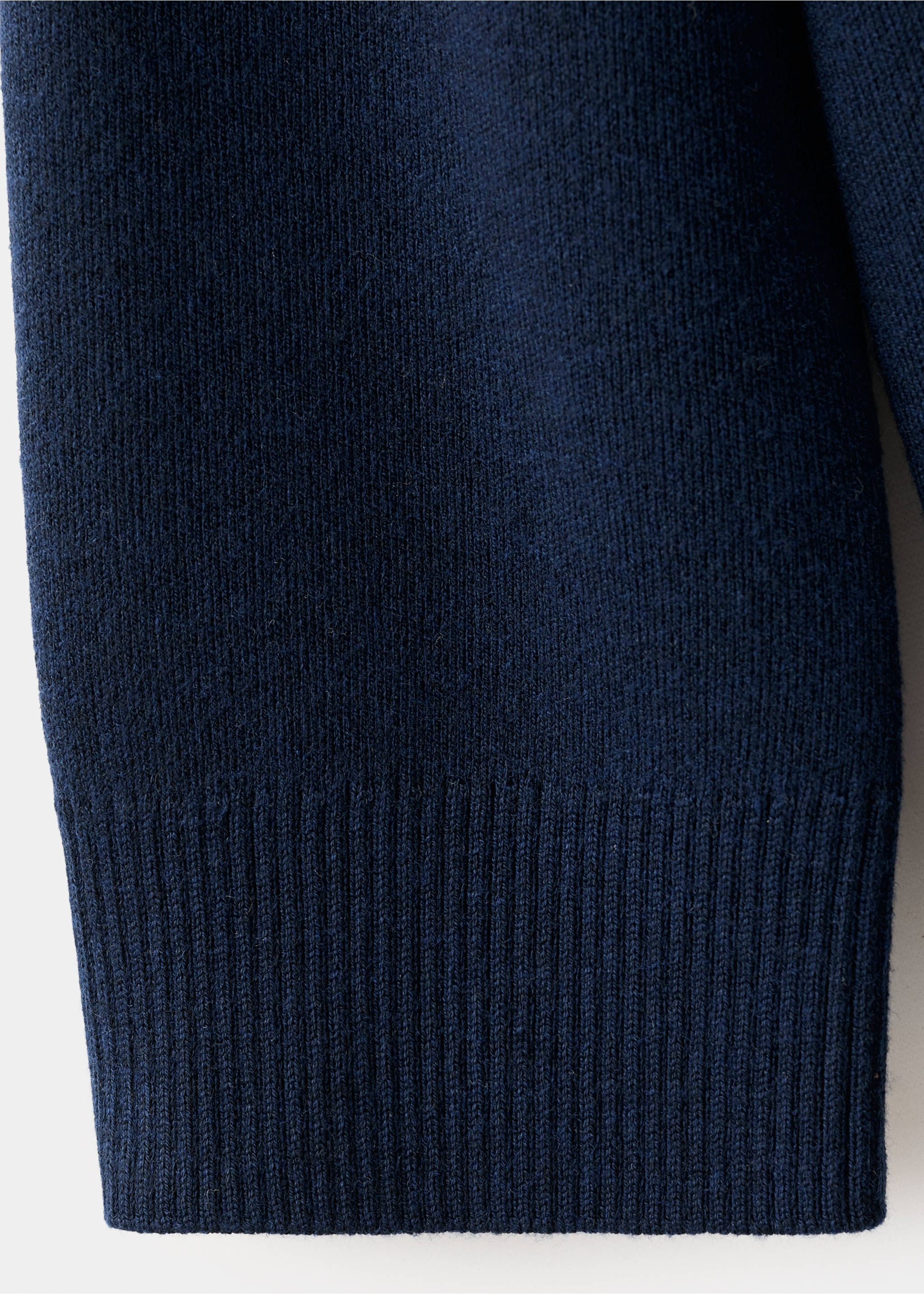 Cardigan maille col V - Détail de l'article 0, Bleu marine foncé. Ref: 27034774-00.