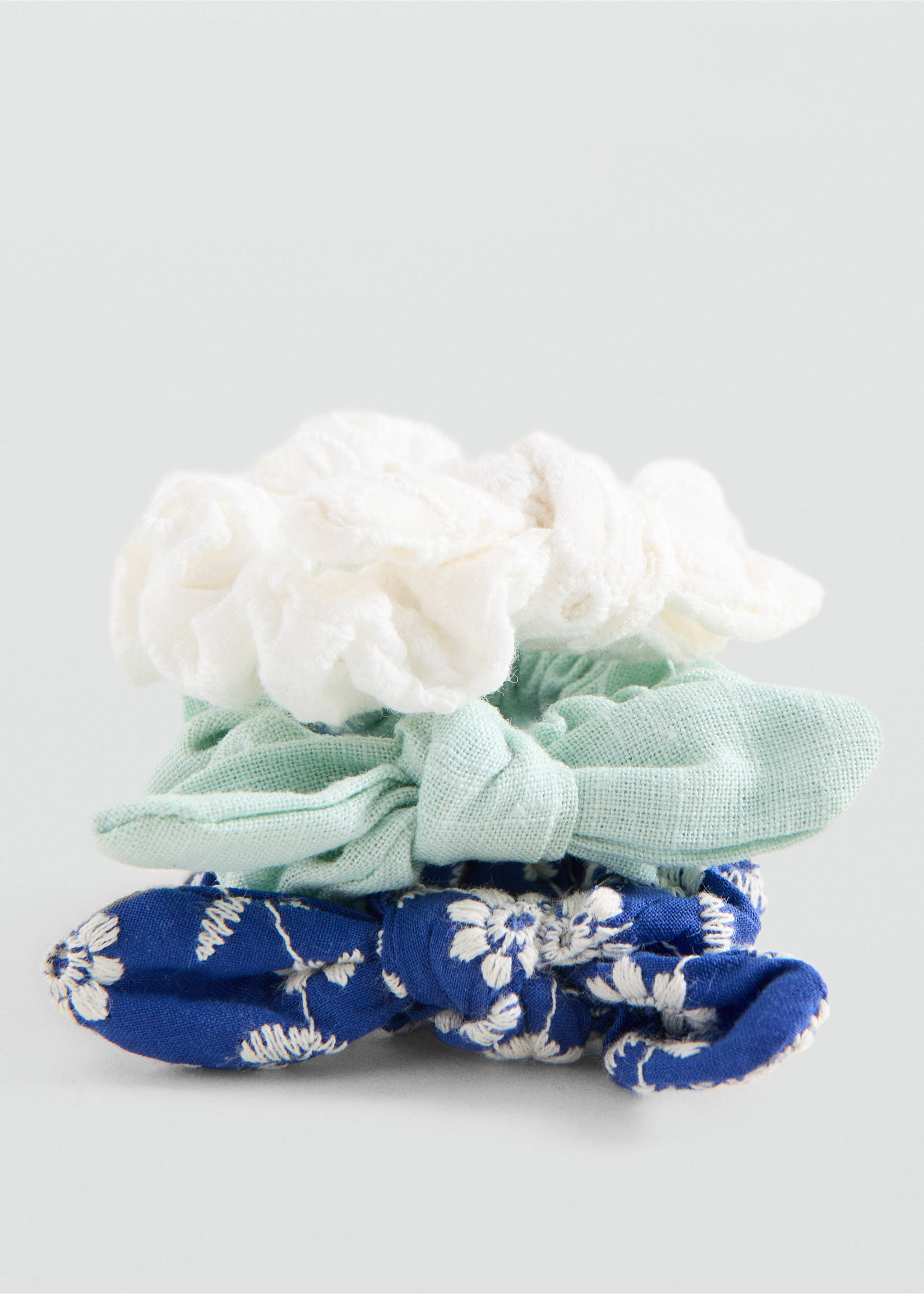 Scrunchies 3 pack - Medium plane, White. Ref: 27034782-00.