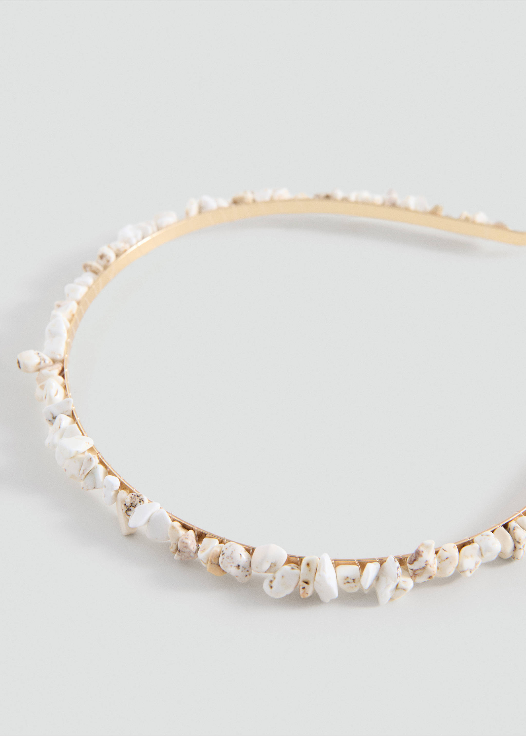 Hårbøyle med perlebroderidetaljer - Halvtotal bildeutsnitt, Ecru. Ref: 27034784-00.