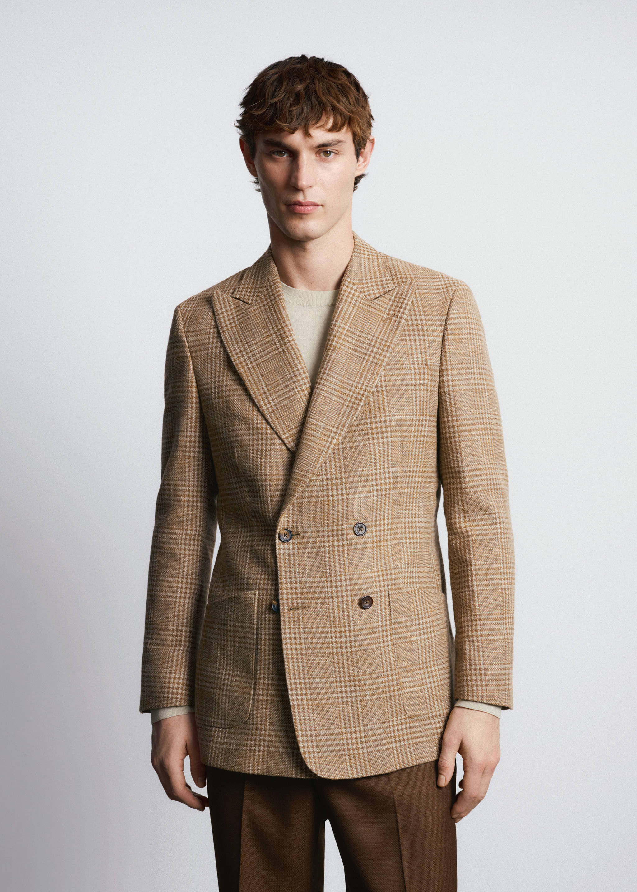 Двубортный пиджак приталенного кроя из ткани Lanificio Campore® - Средний план