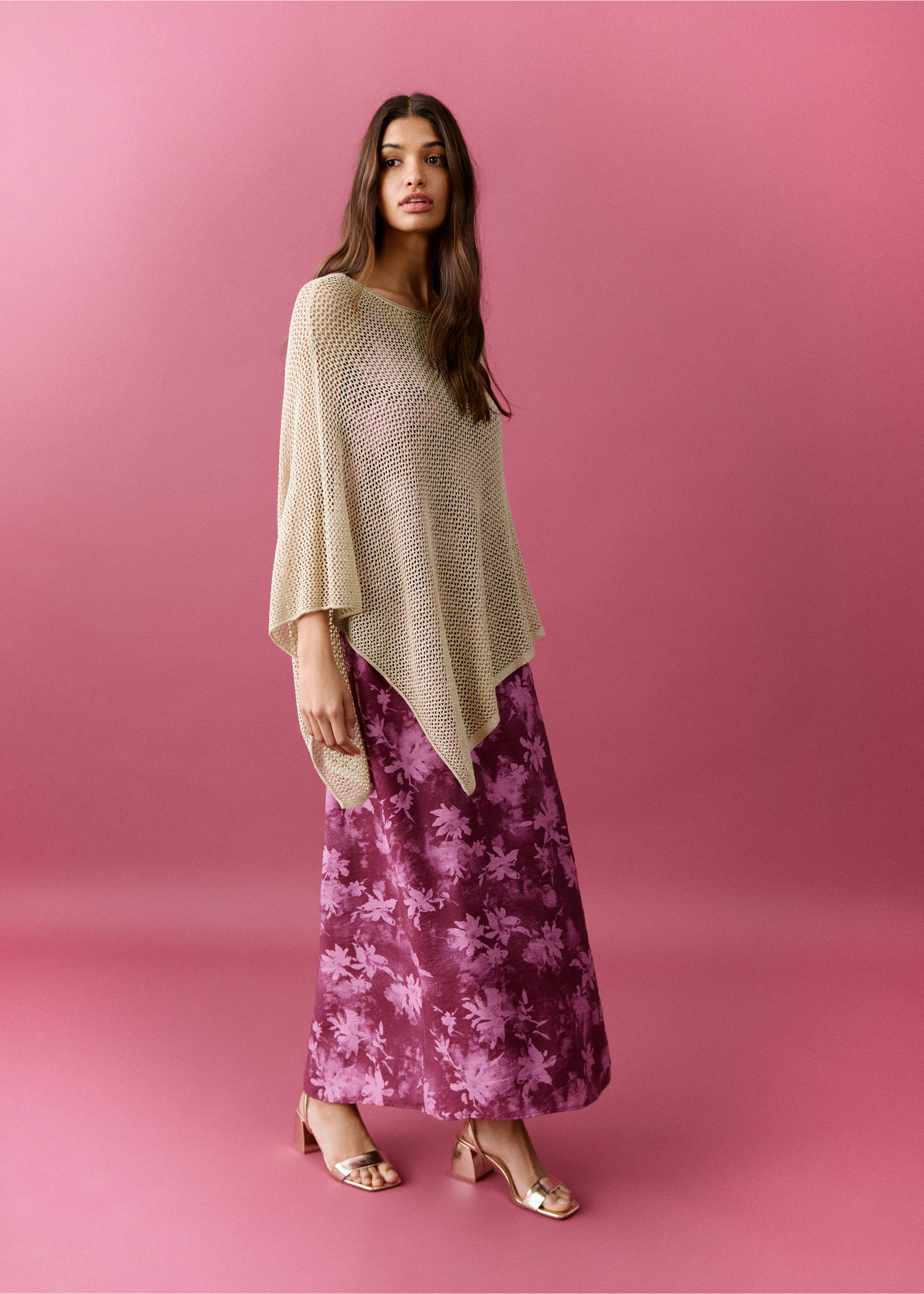 رداء محبوك غير متماثل من اللوريكس - رؤية عامة, ذهبي. Ref: 27035815-00.