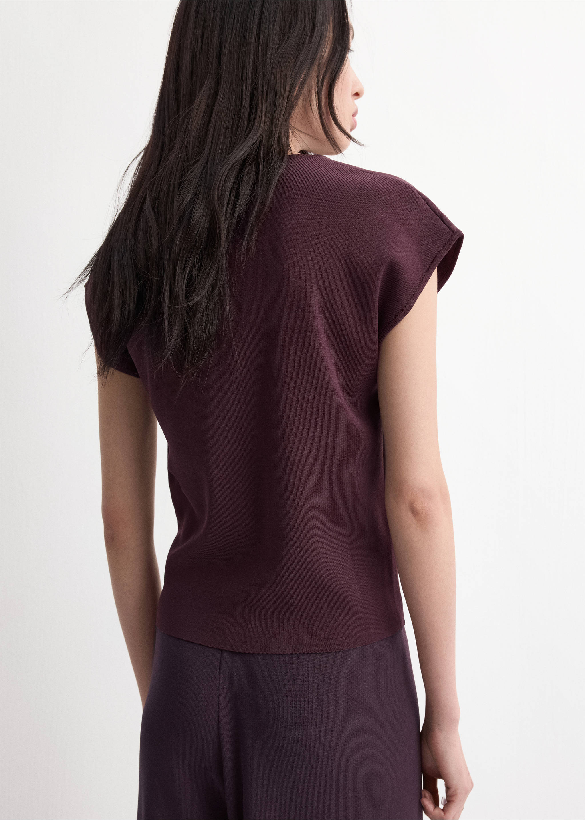 Buttoned knit top - Reverse of the article, Burgundy. Ref: 27035820-00.