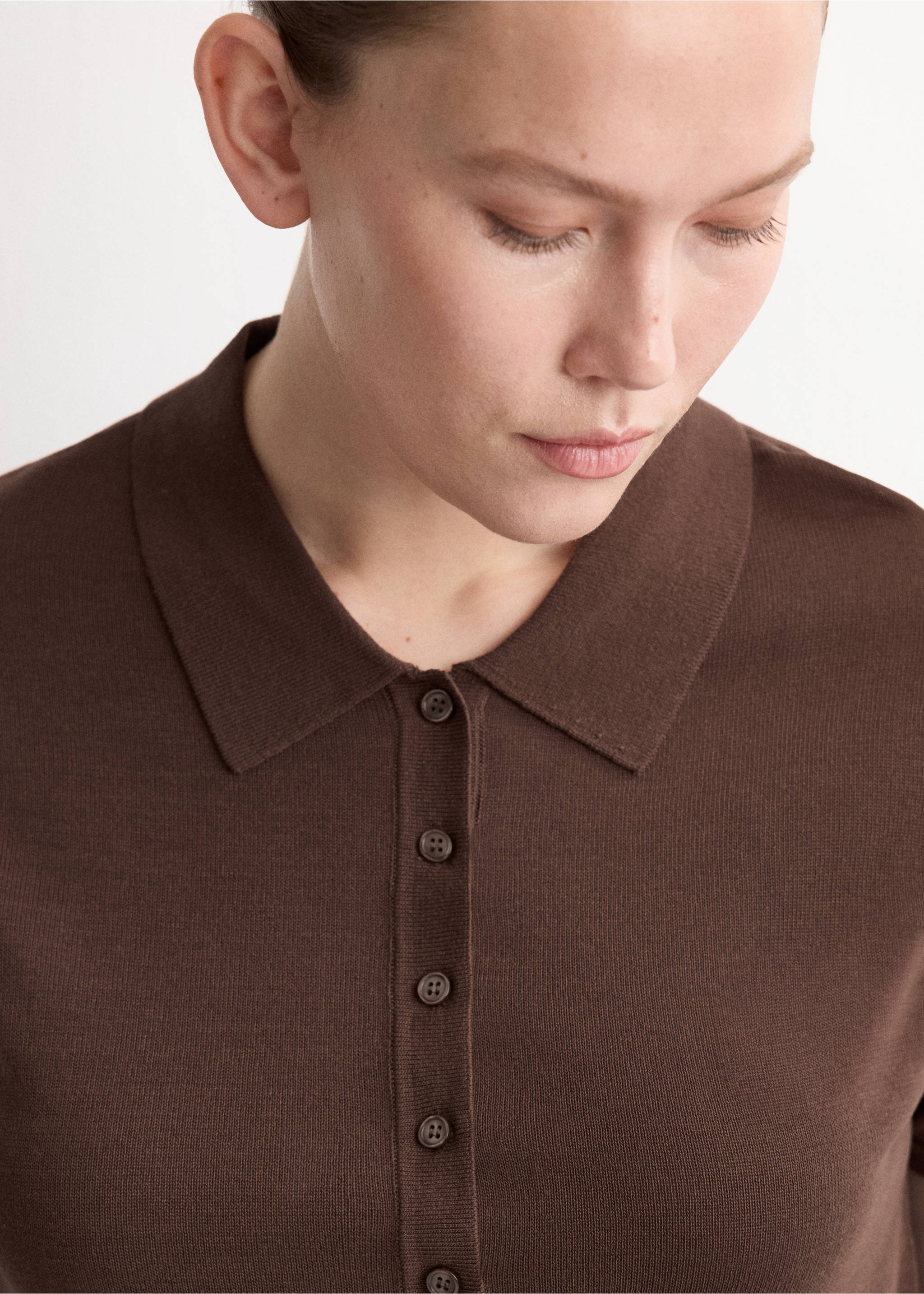 Jersey punto cuello polo - Detalle del artículo 4, Chocolate. Ref: 27035821-00.