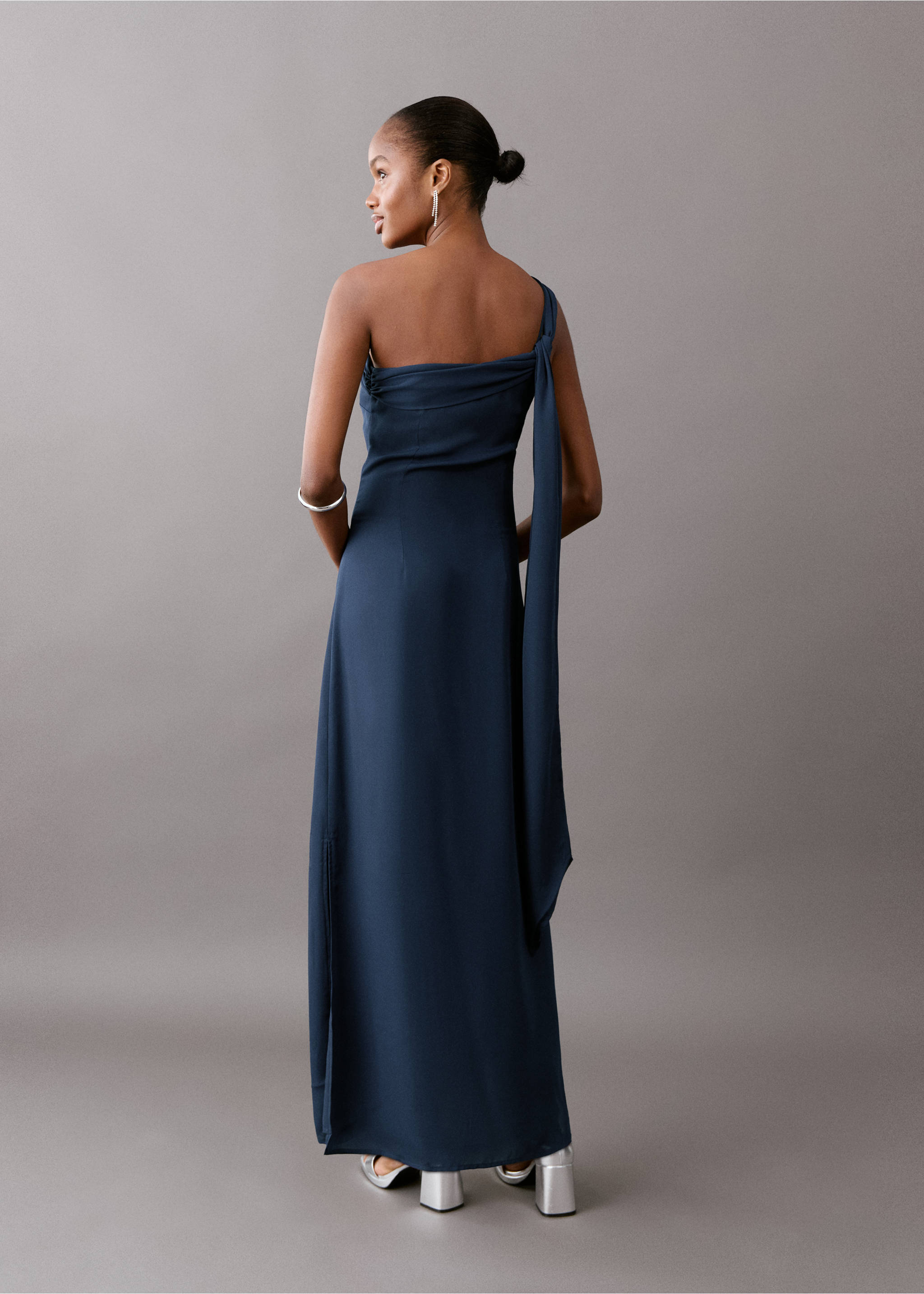 Vestit asimètric - Revers de l'article, Blau marí fosc. Ref: 27035825-00.