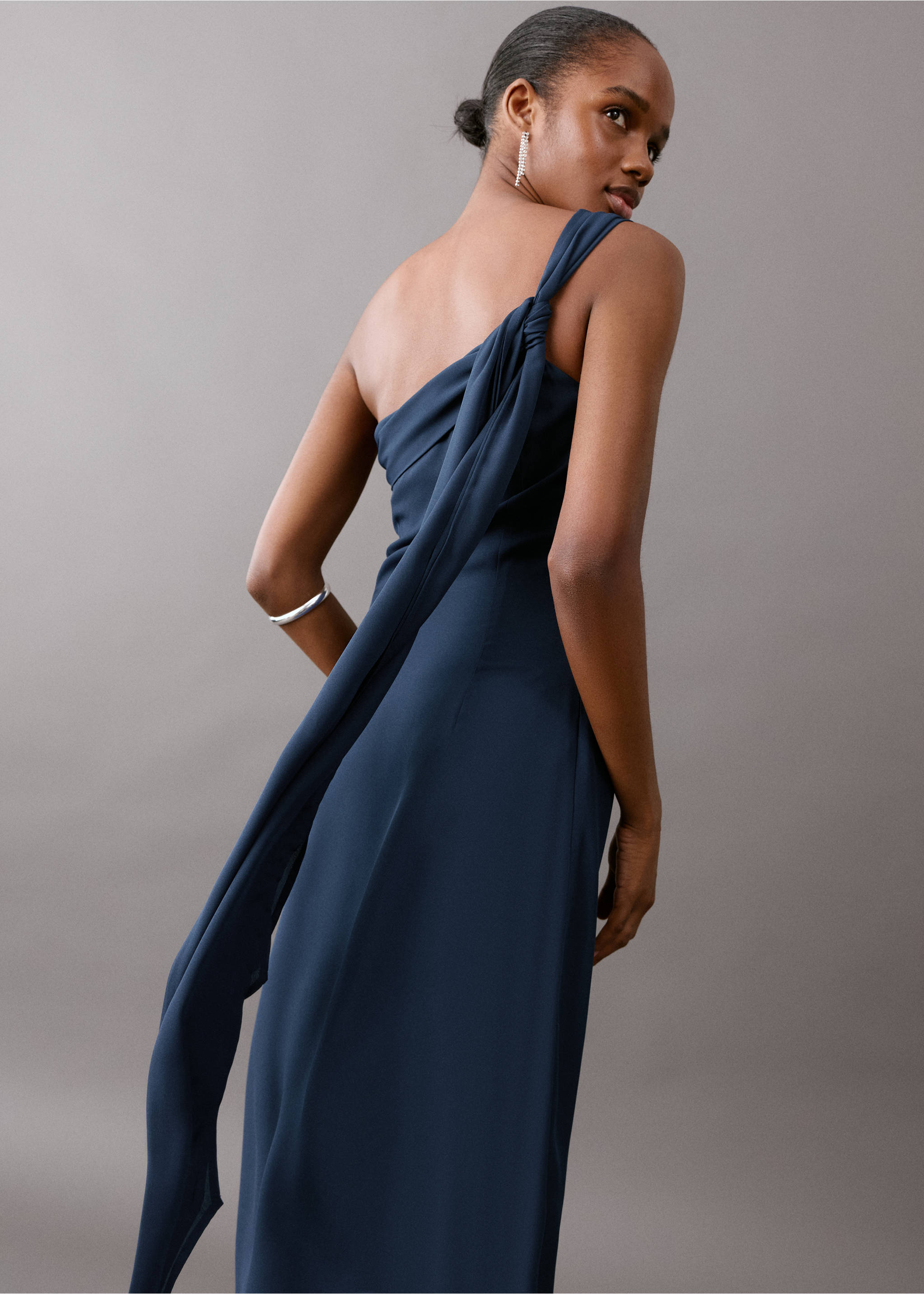 Vestit asimètric - Detall de l'article 6, Blau marí fosc. Ref: 27035825-00.