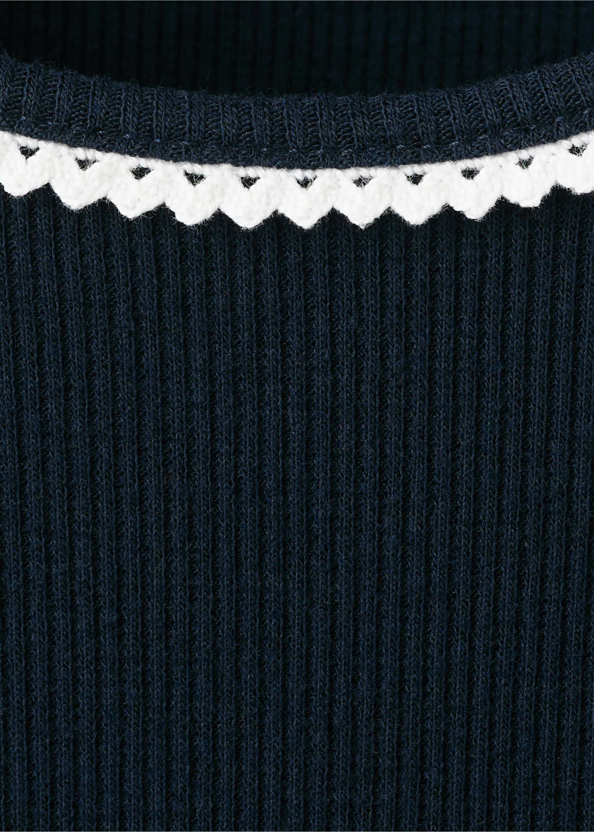 Contrast trim T-shirt - Details of the article 0, Navy. Ref: 27035826-00.