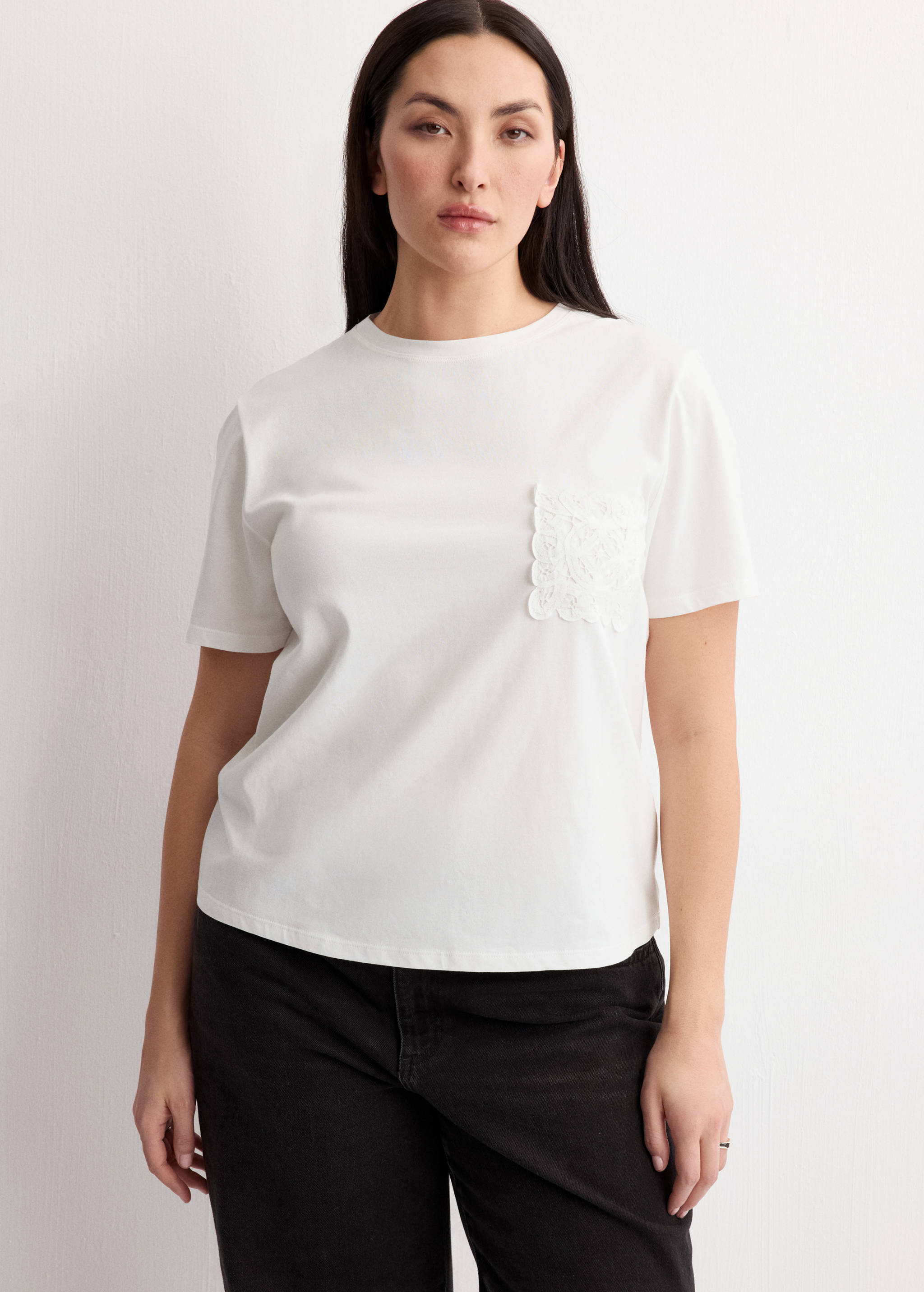Embroidered cotton T-shirt - Details of the article 5