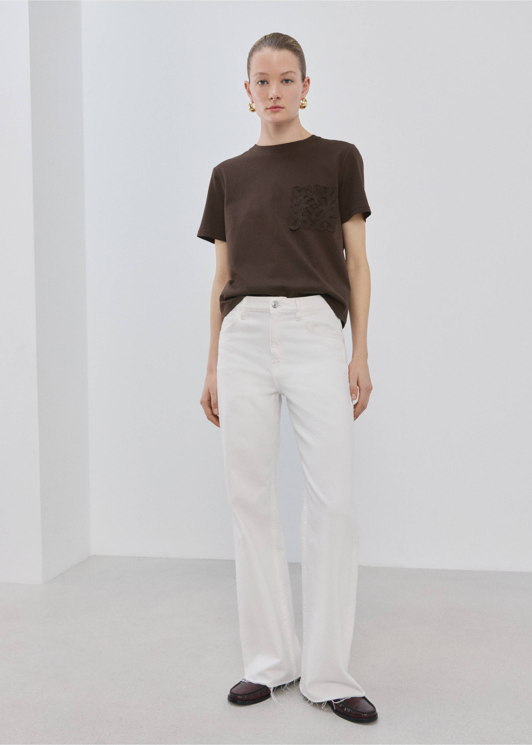 Broderad bomull t-shirt - Allmän bild, Choklad. Ref: 27035827-00.